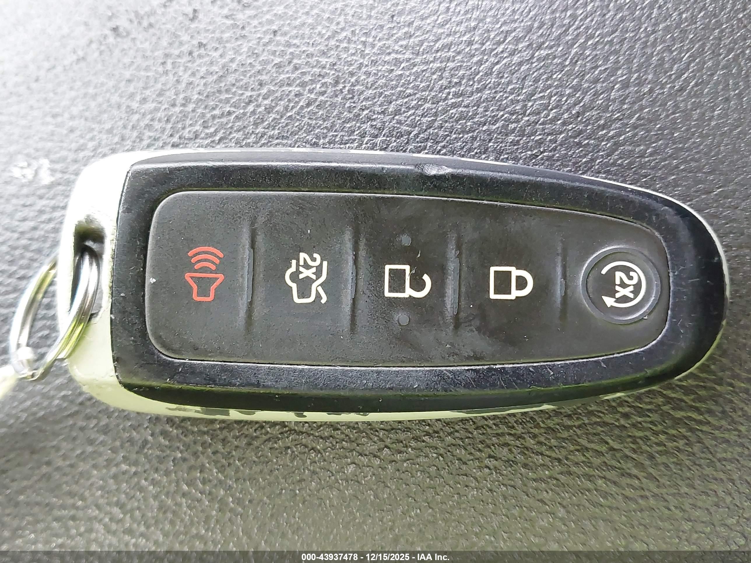 FORD ESCAPE image 11