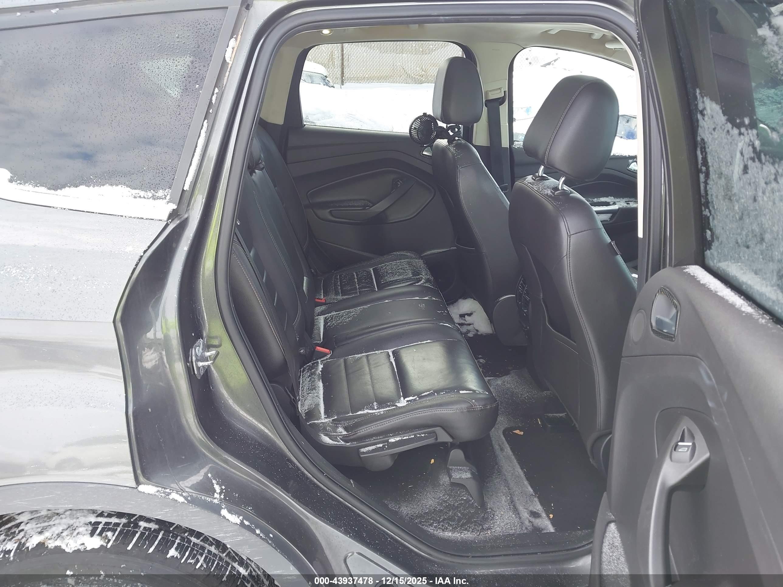 FORD ESCAPE image 8
