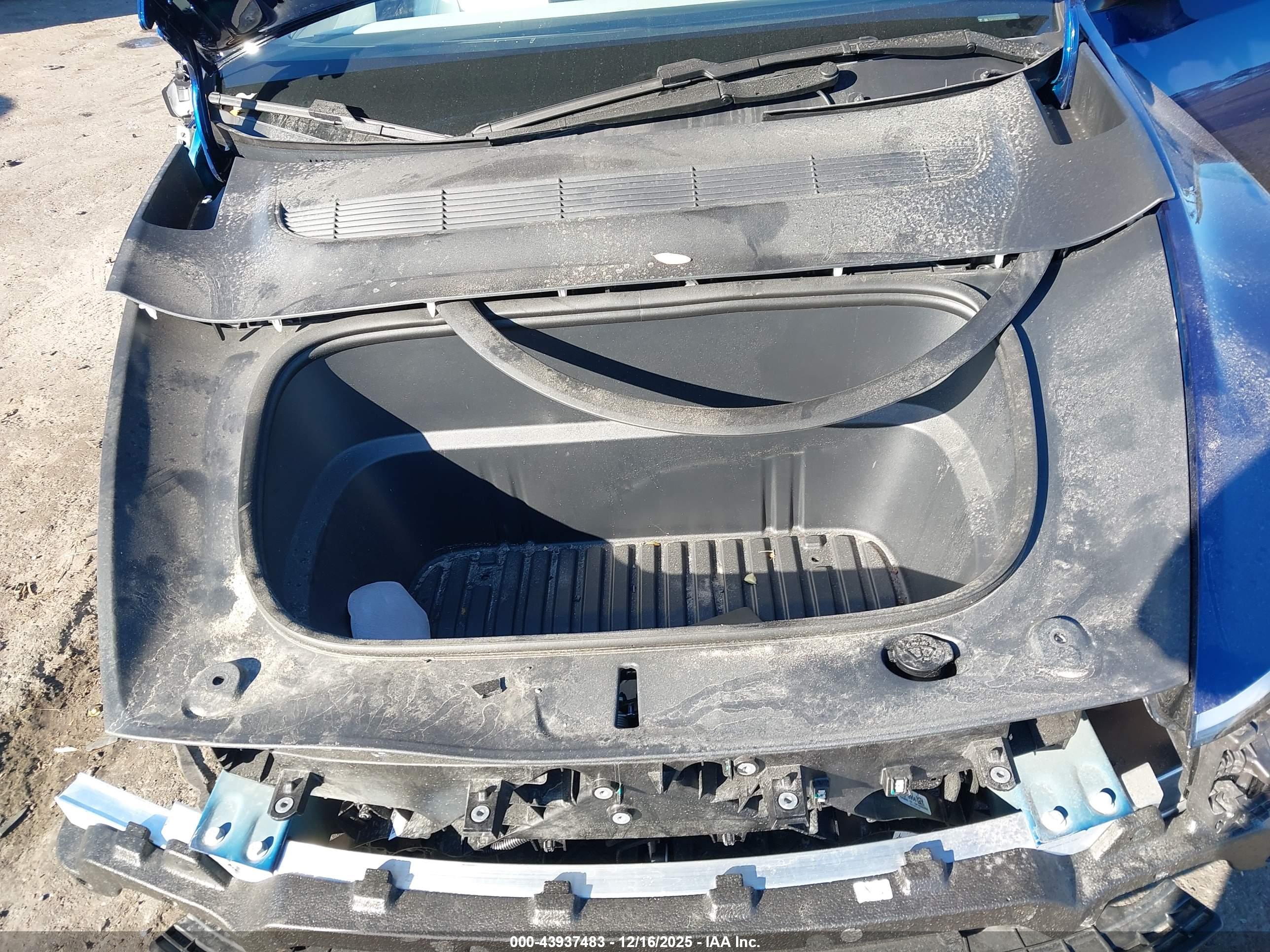 TESLA MODEL image 10