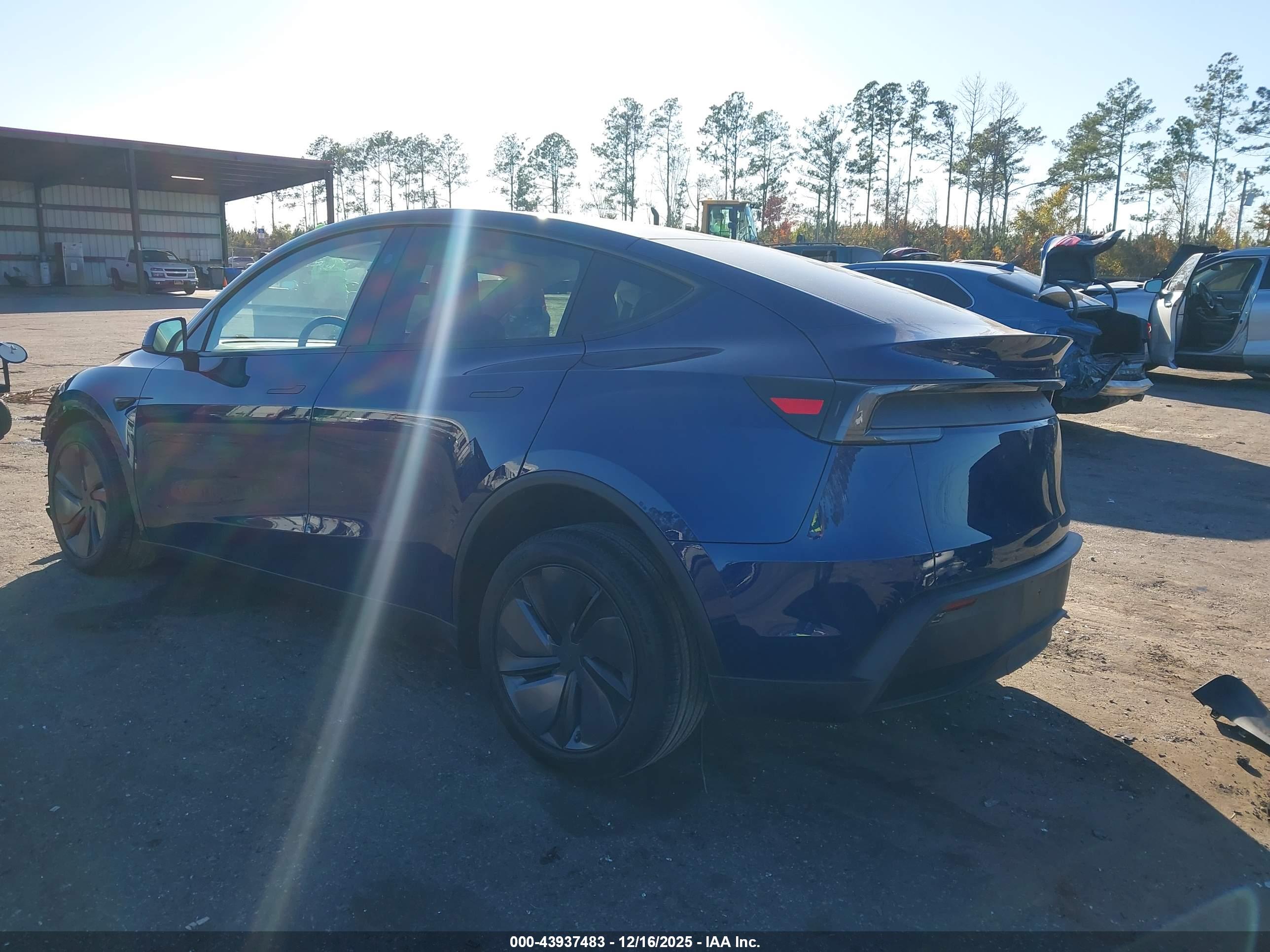 TESLA MODEL image 3