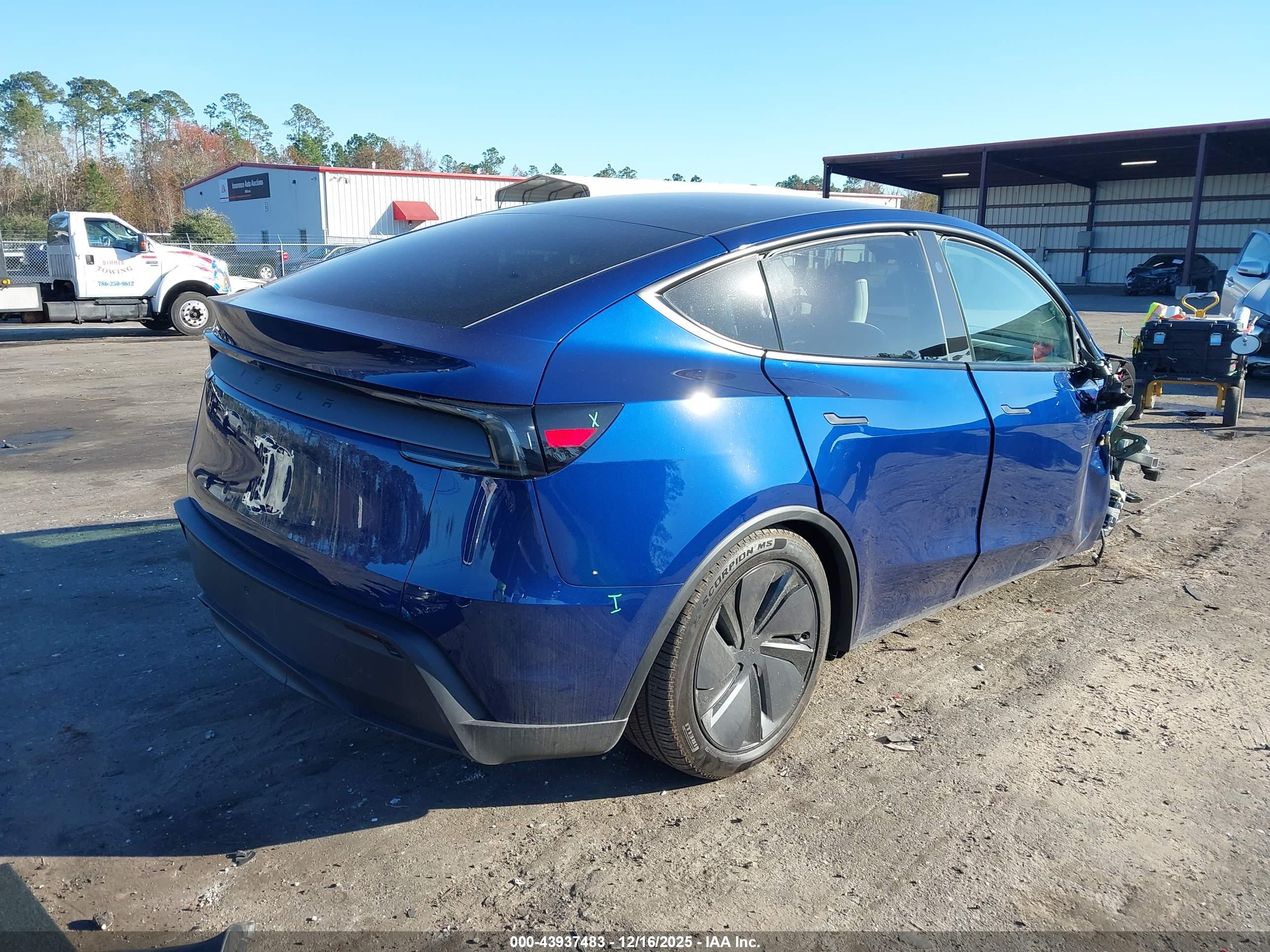 TESLA MODEL image 4