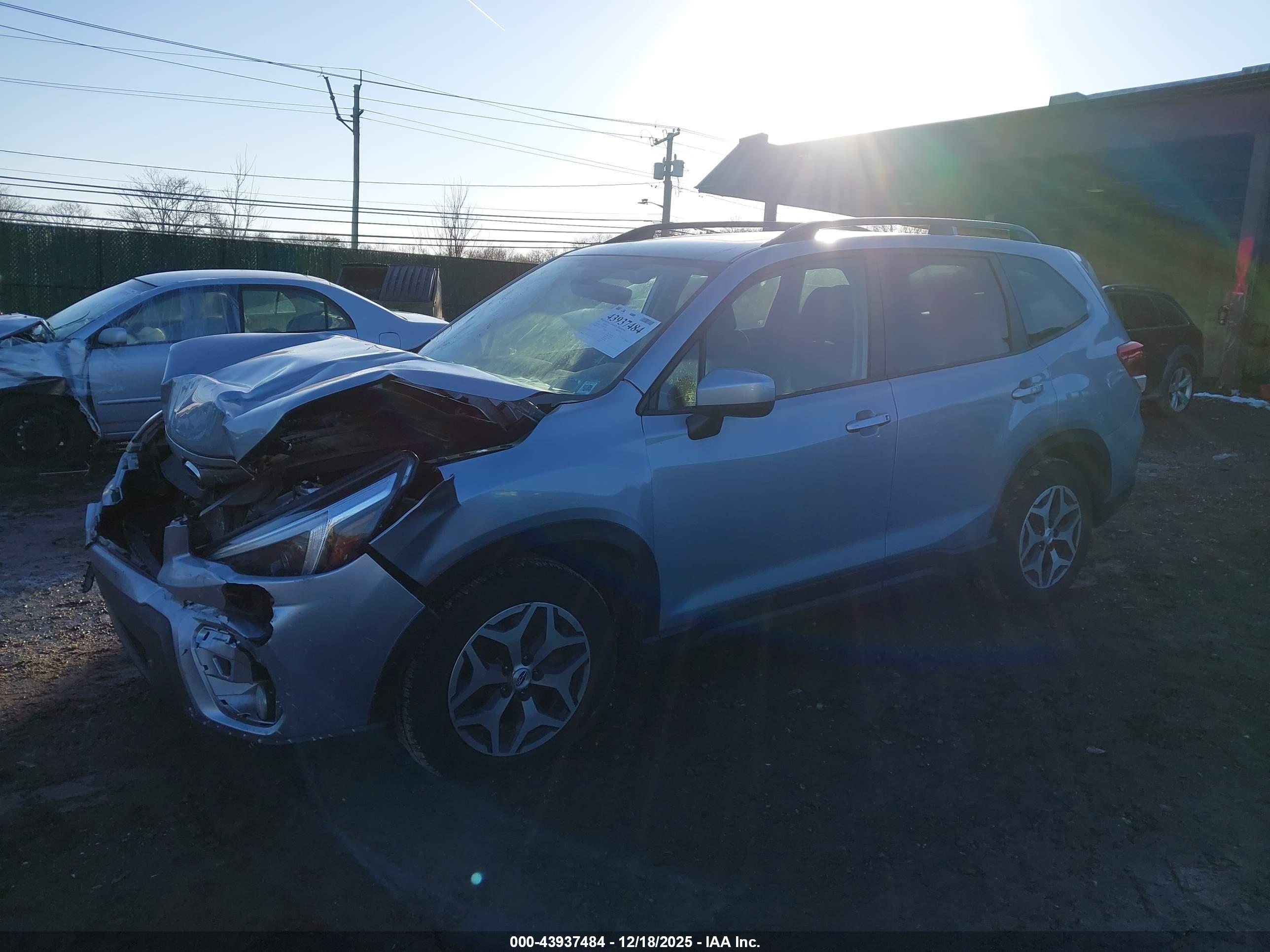 SUBARU FORESTER image 2