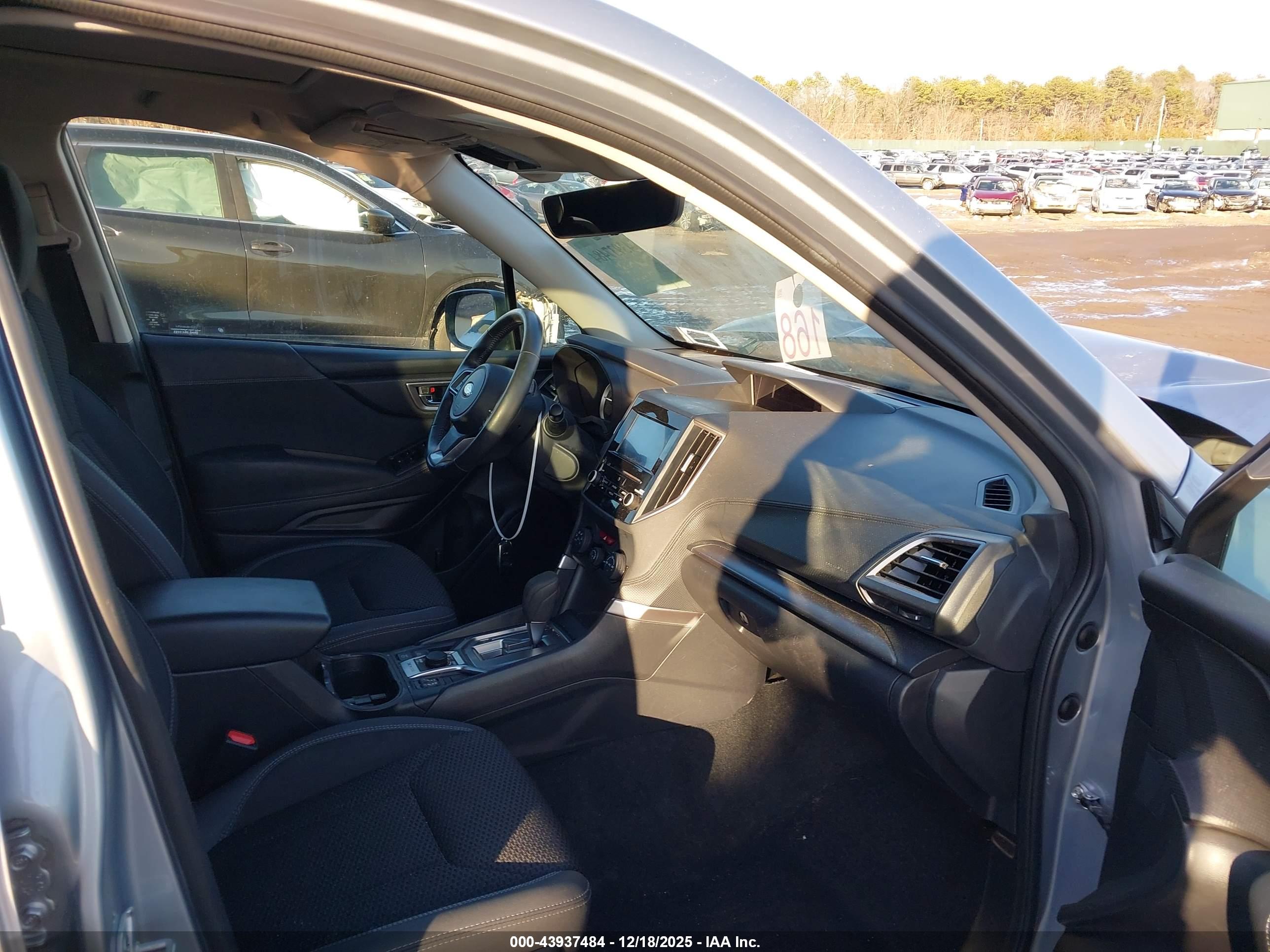 SUBARU FORESTER image 5