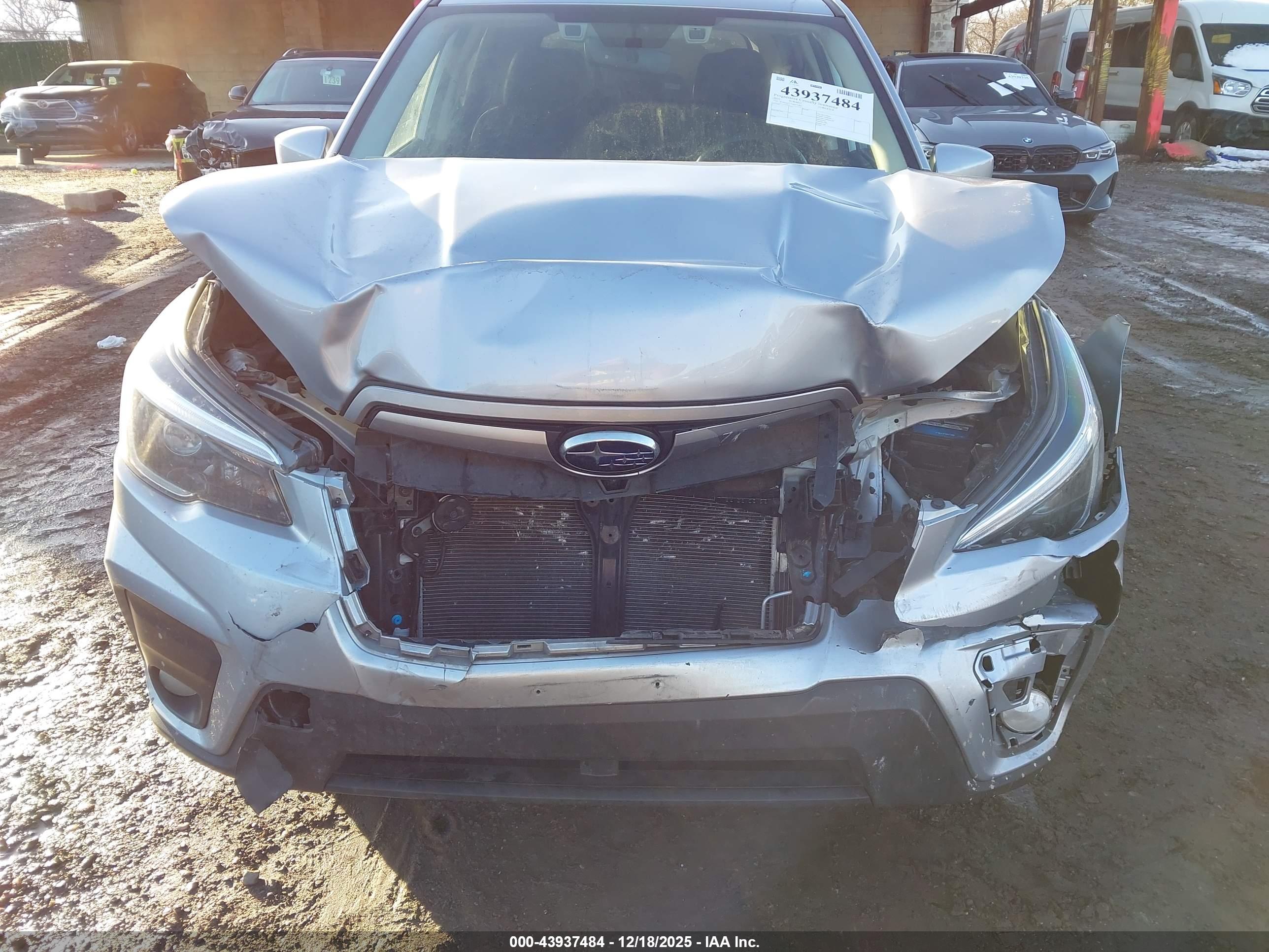 SUBARU FORESTER image 6