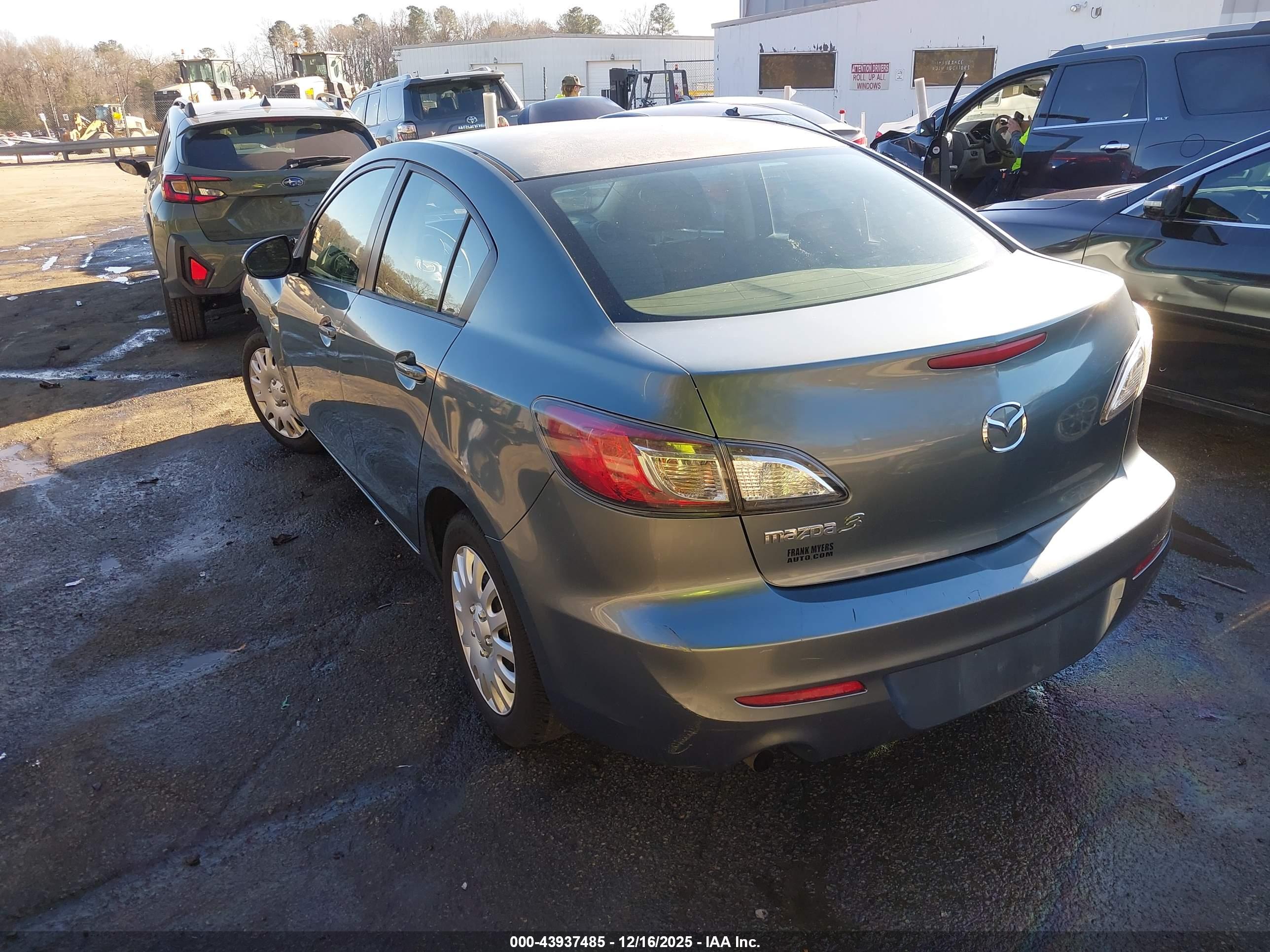 MAZDA MAZDA3 image 3