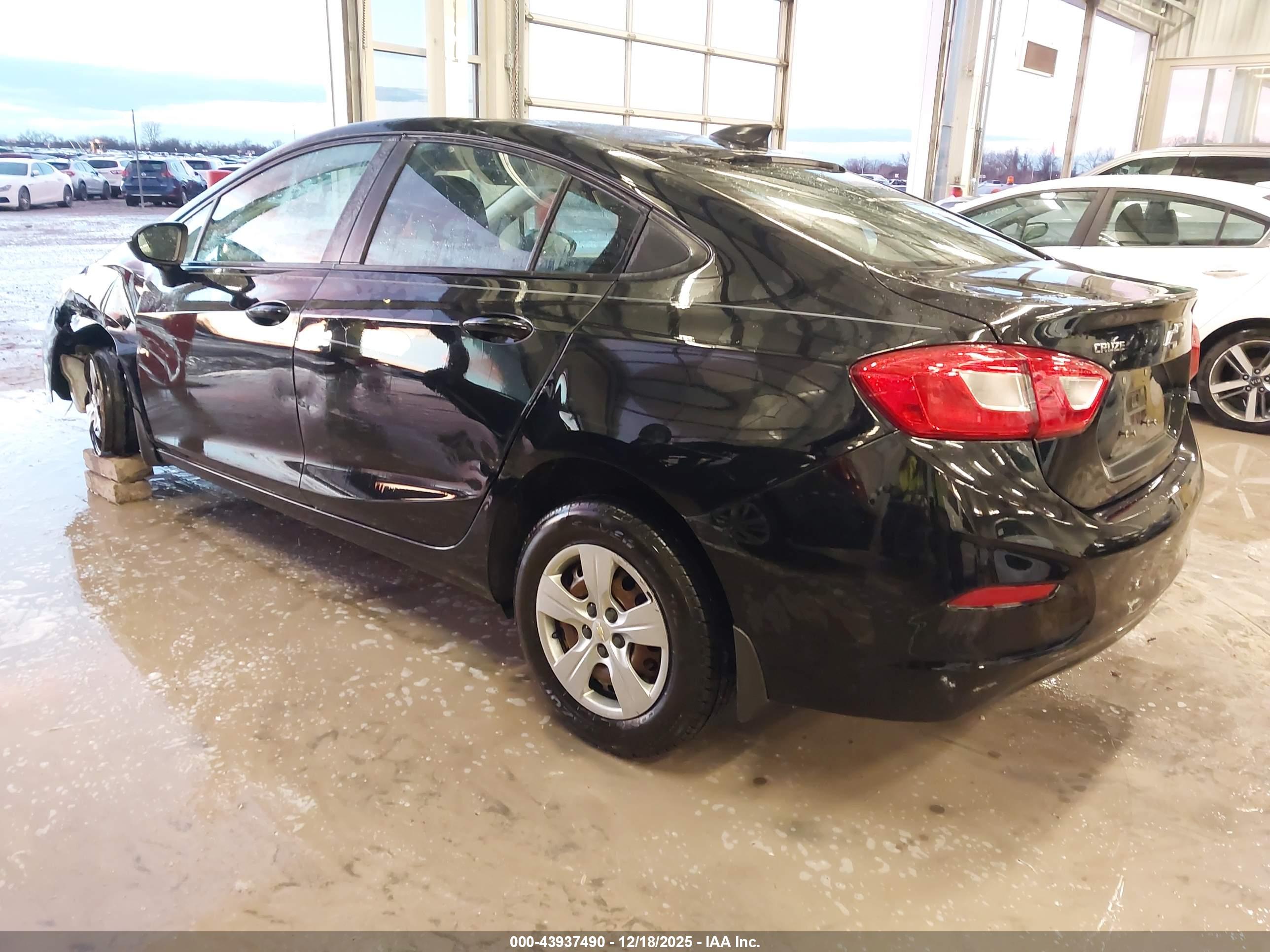 CHEVROLET CRUZE image 3