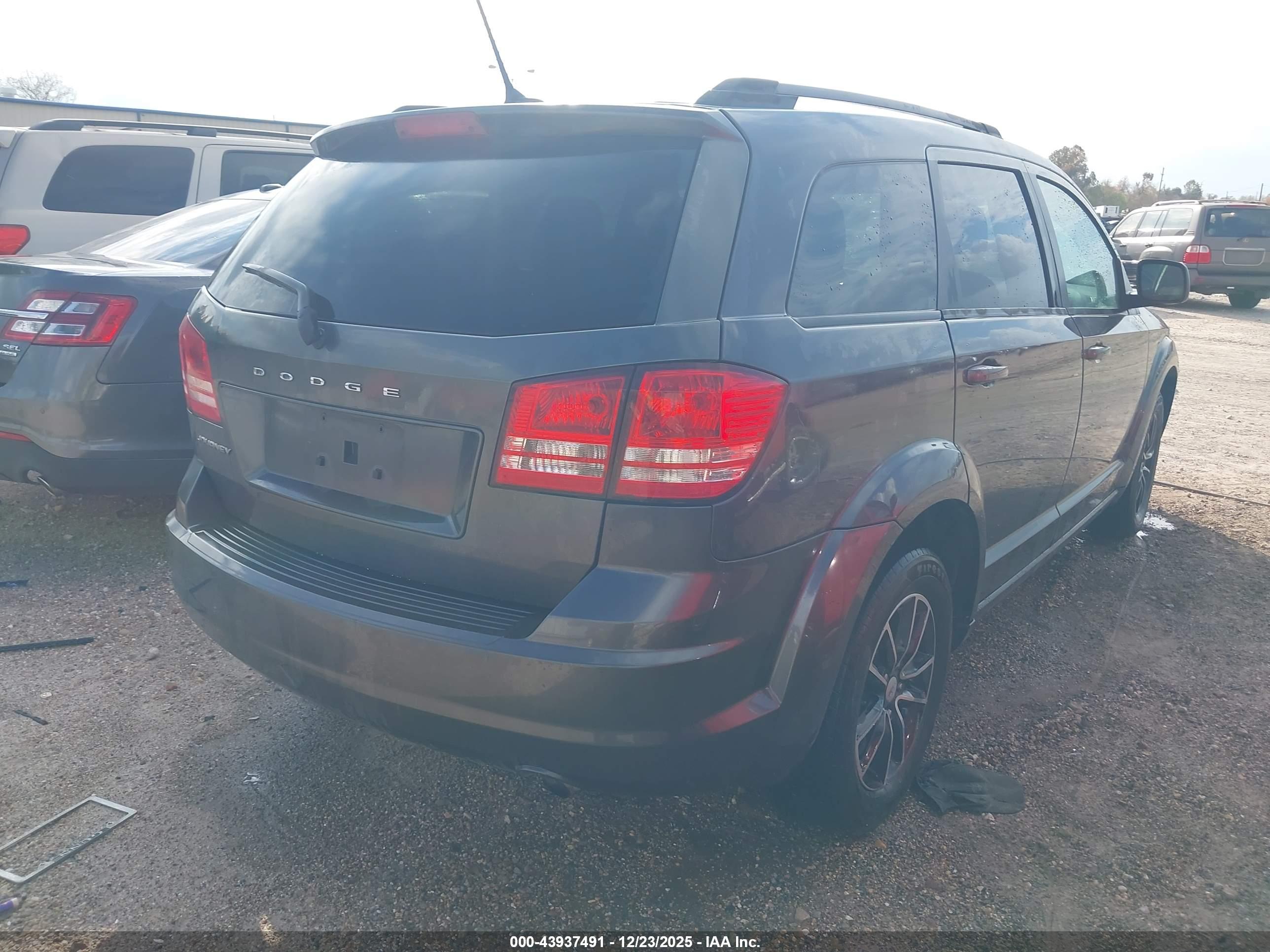 DODGE JOURNEY image 4