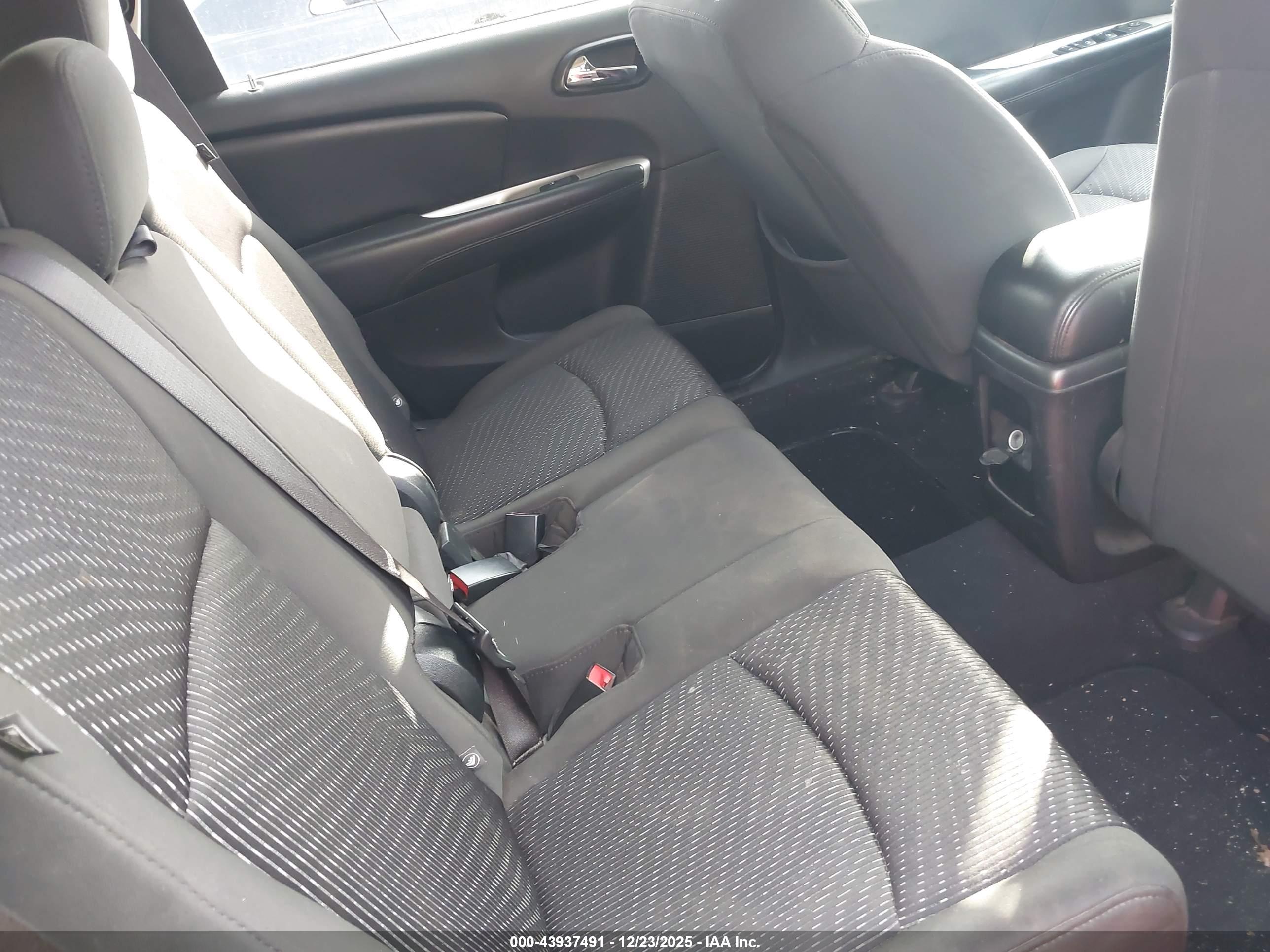 DODGE JOURNEY image 8