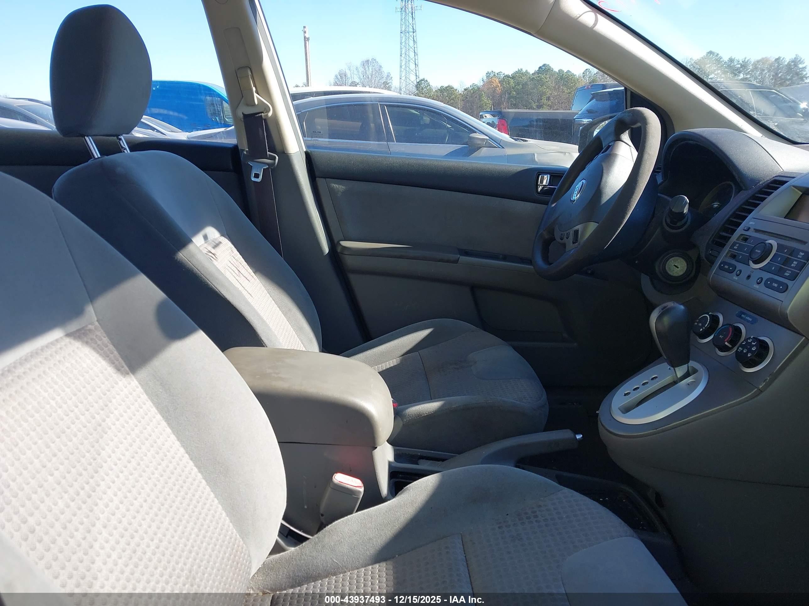 NISSAN SENTRA image 5