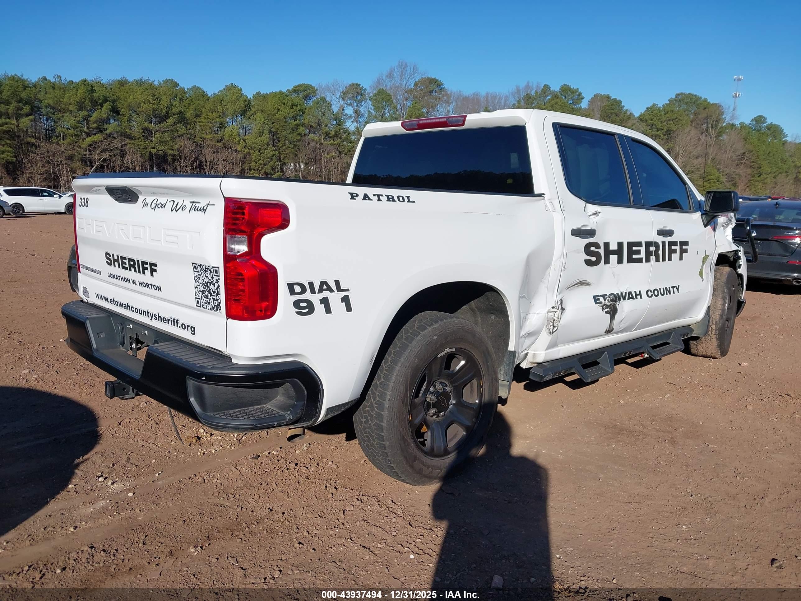 CHEVROLET SILVERADO image 4