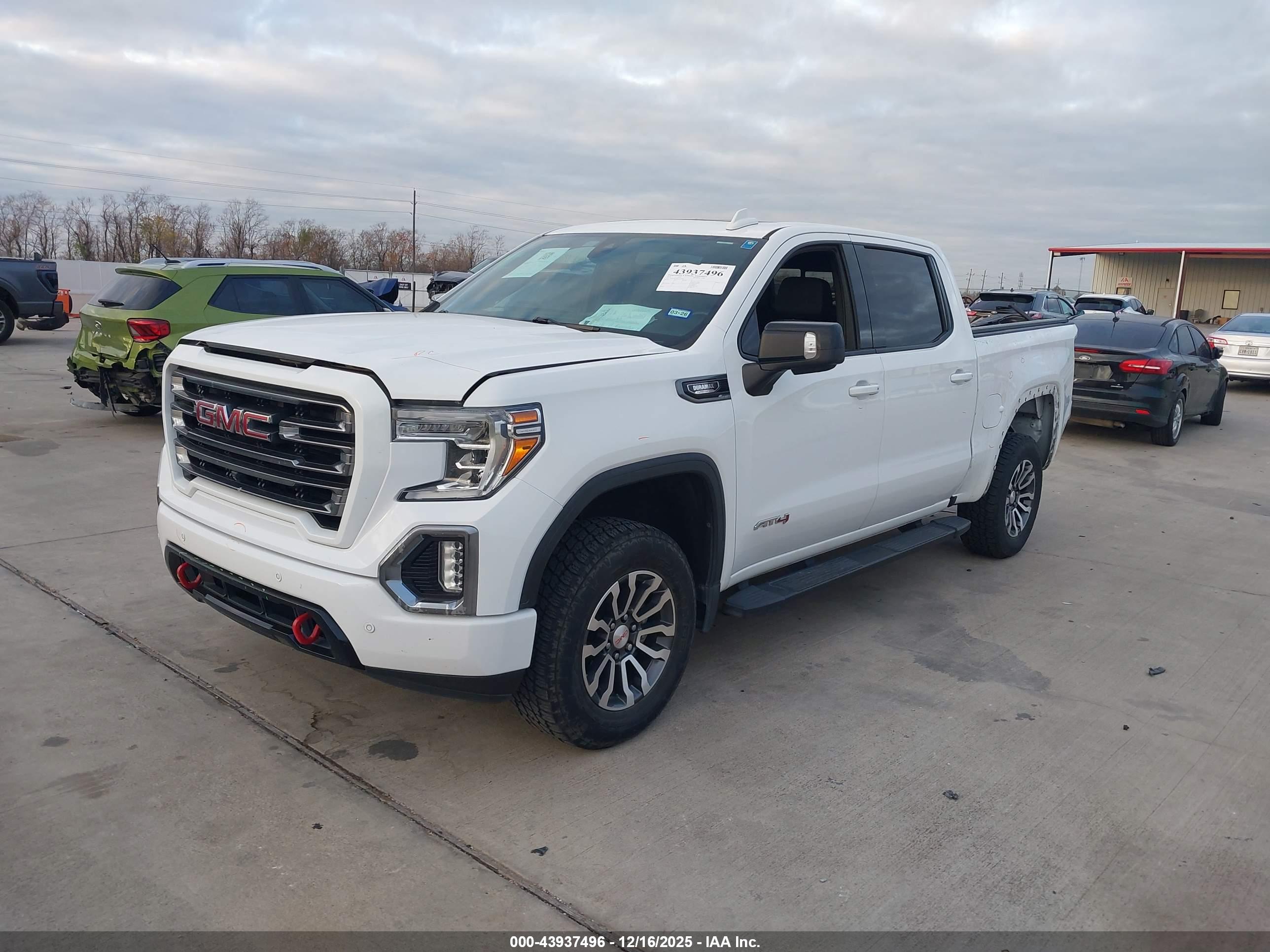GMC SIERRA image 2