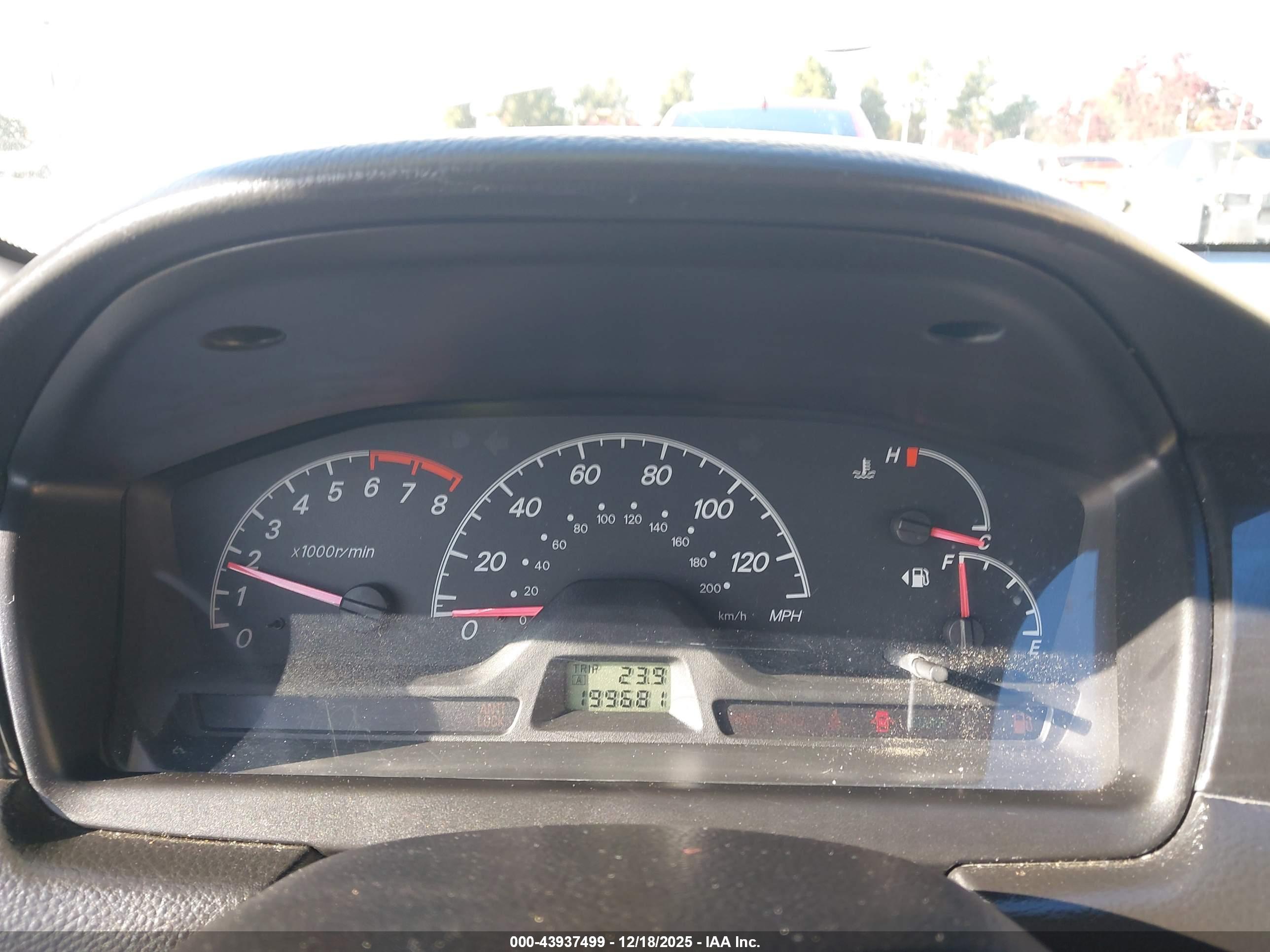 MITSUBISHI LANCER image 7