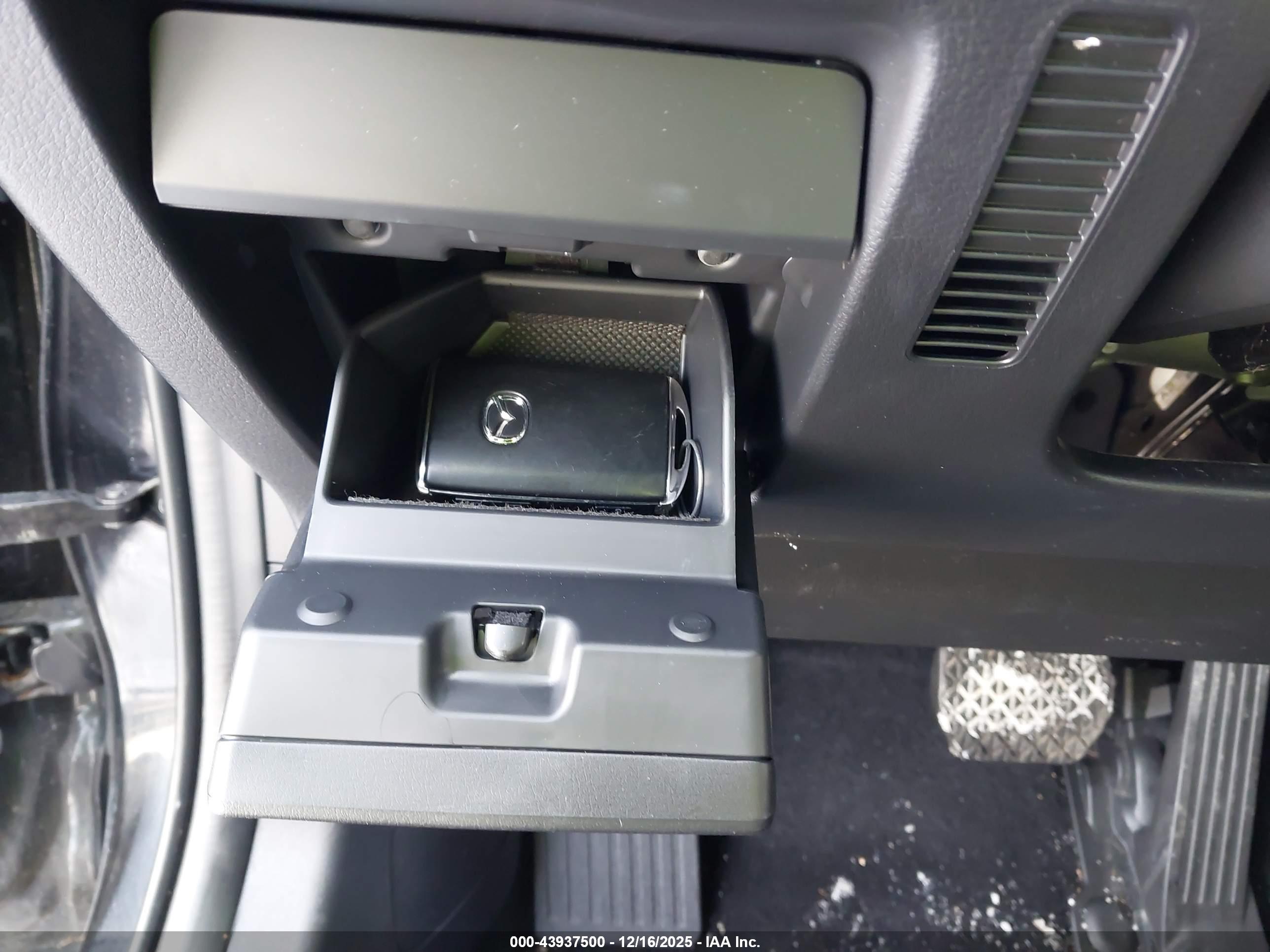 MAZDA CX-30 image 11