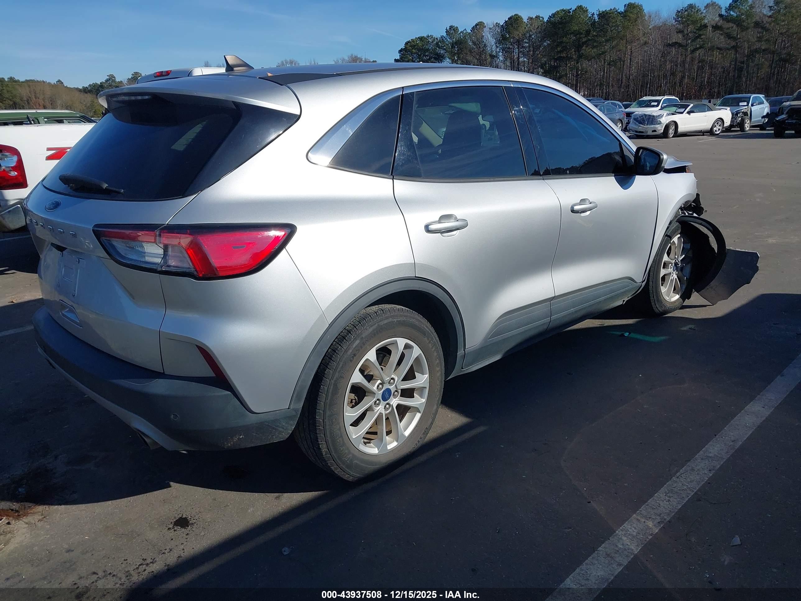 FORD ESCAPE image 4