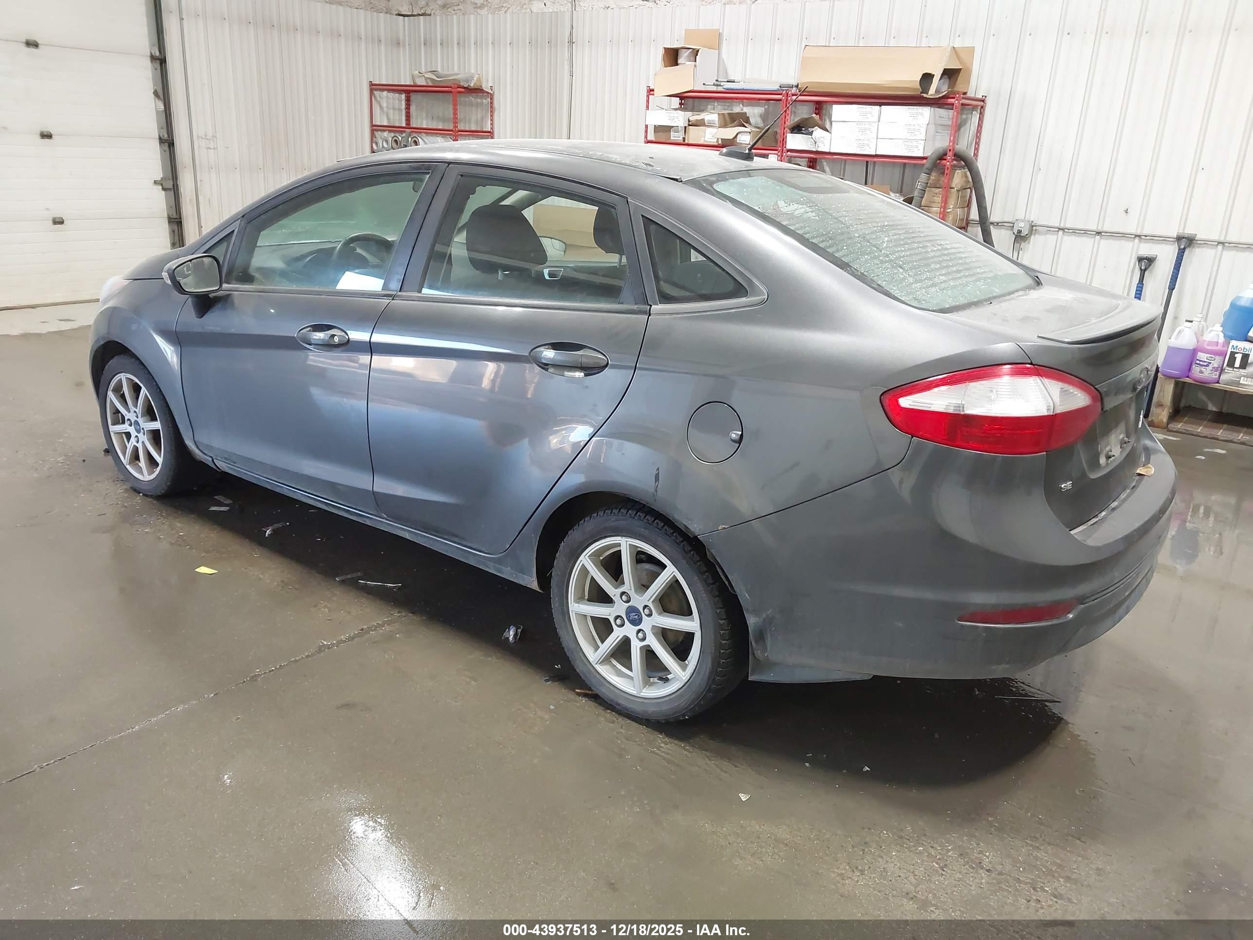 FORD FIESTA image 3