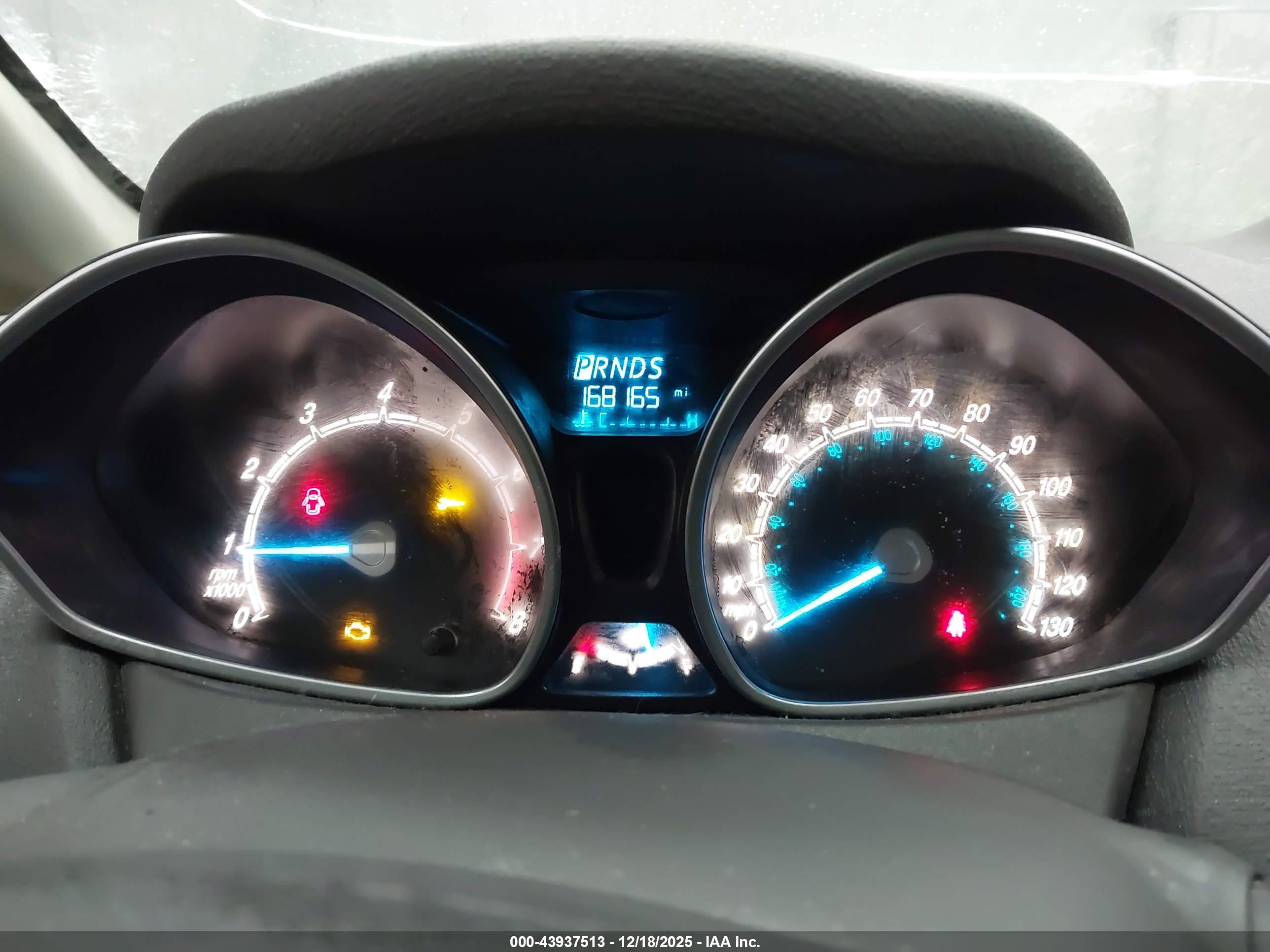 FORD FIESTA image 7