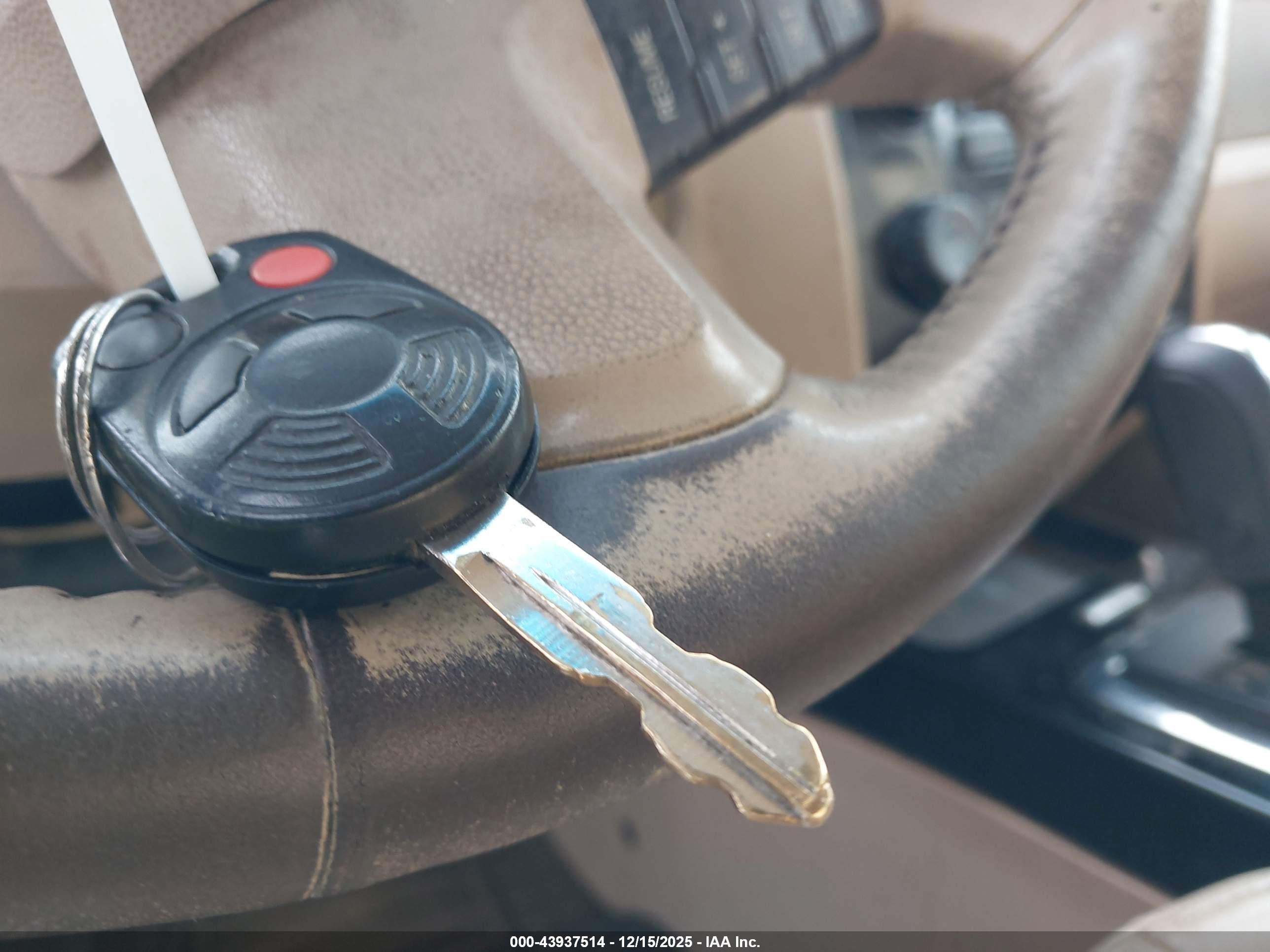 FORD ESCAPE image 11