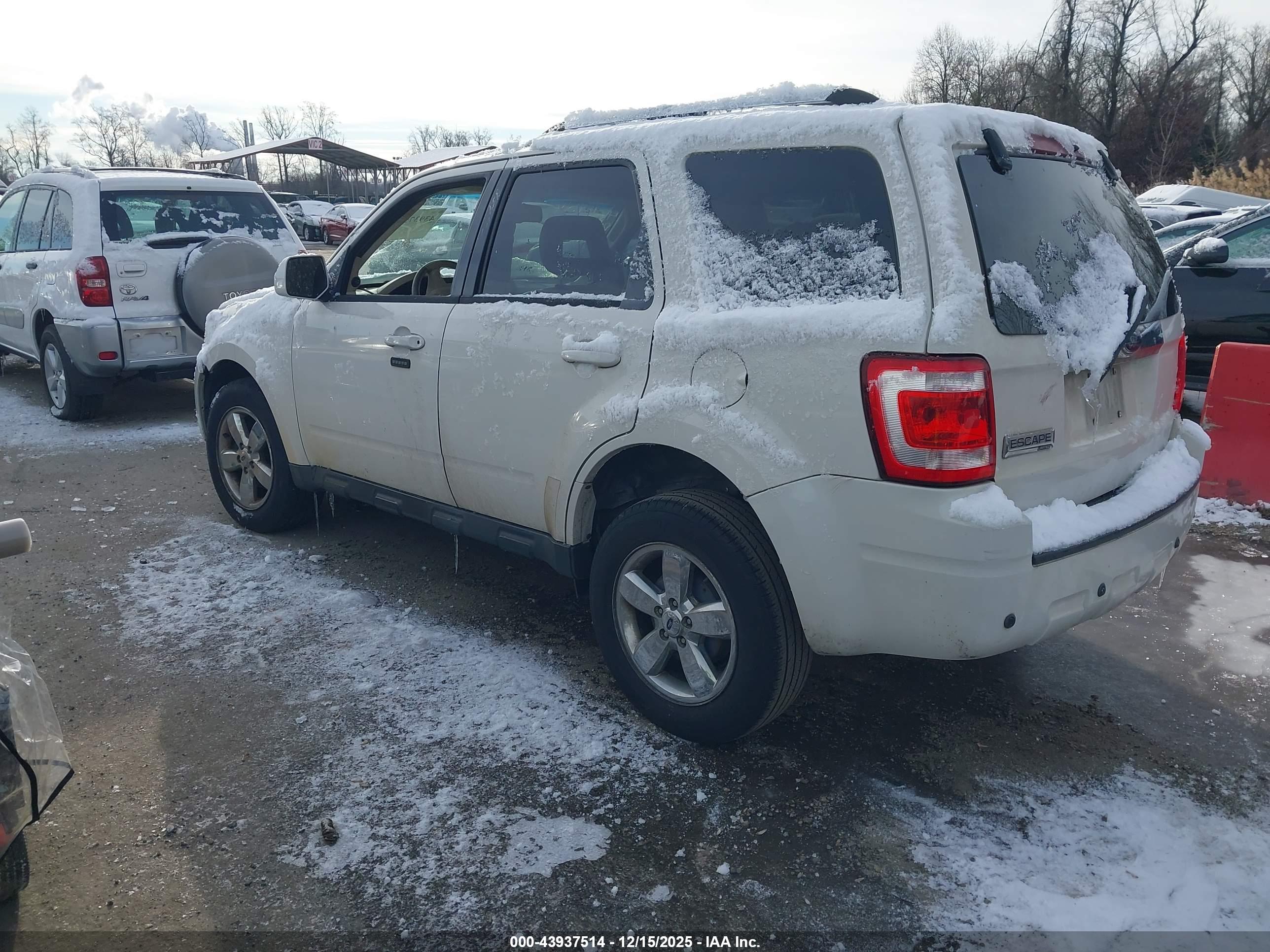 FORD ESCAPE image 3