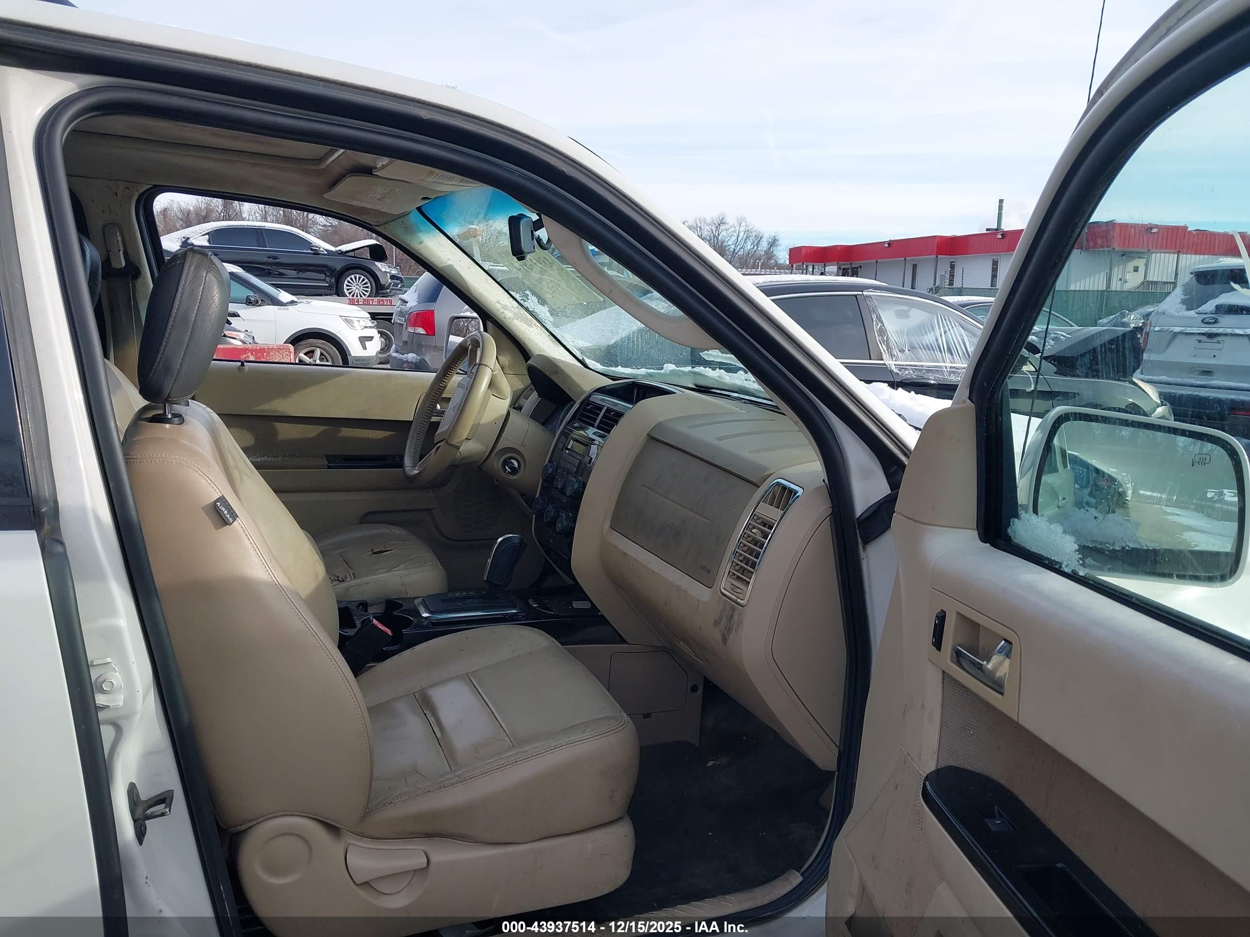 FORD ESCAPE image 5