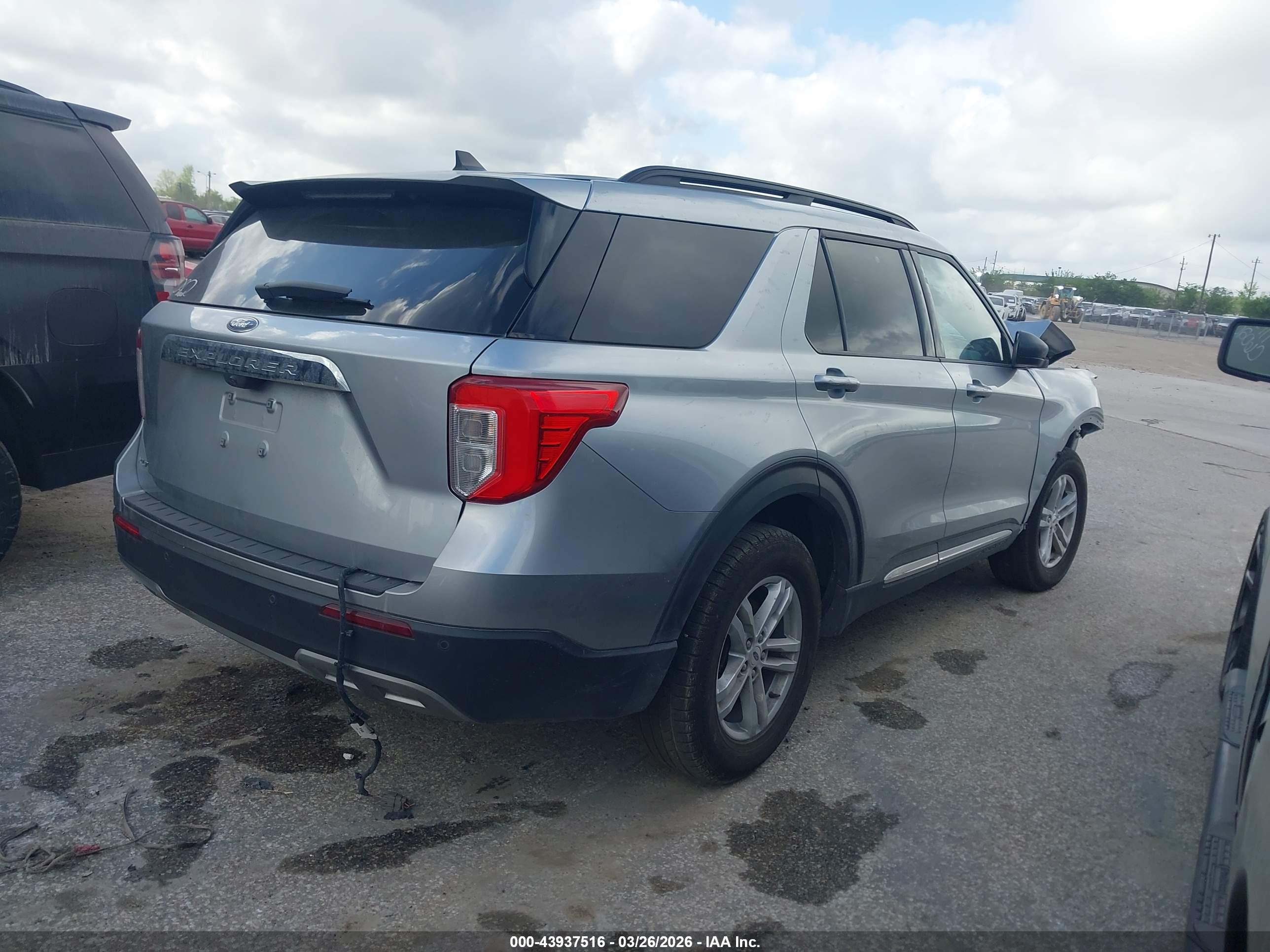FORD EXPLORER image 4