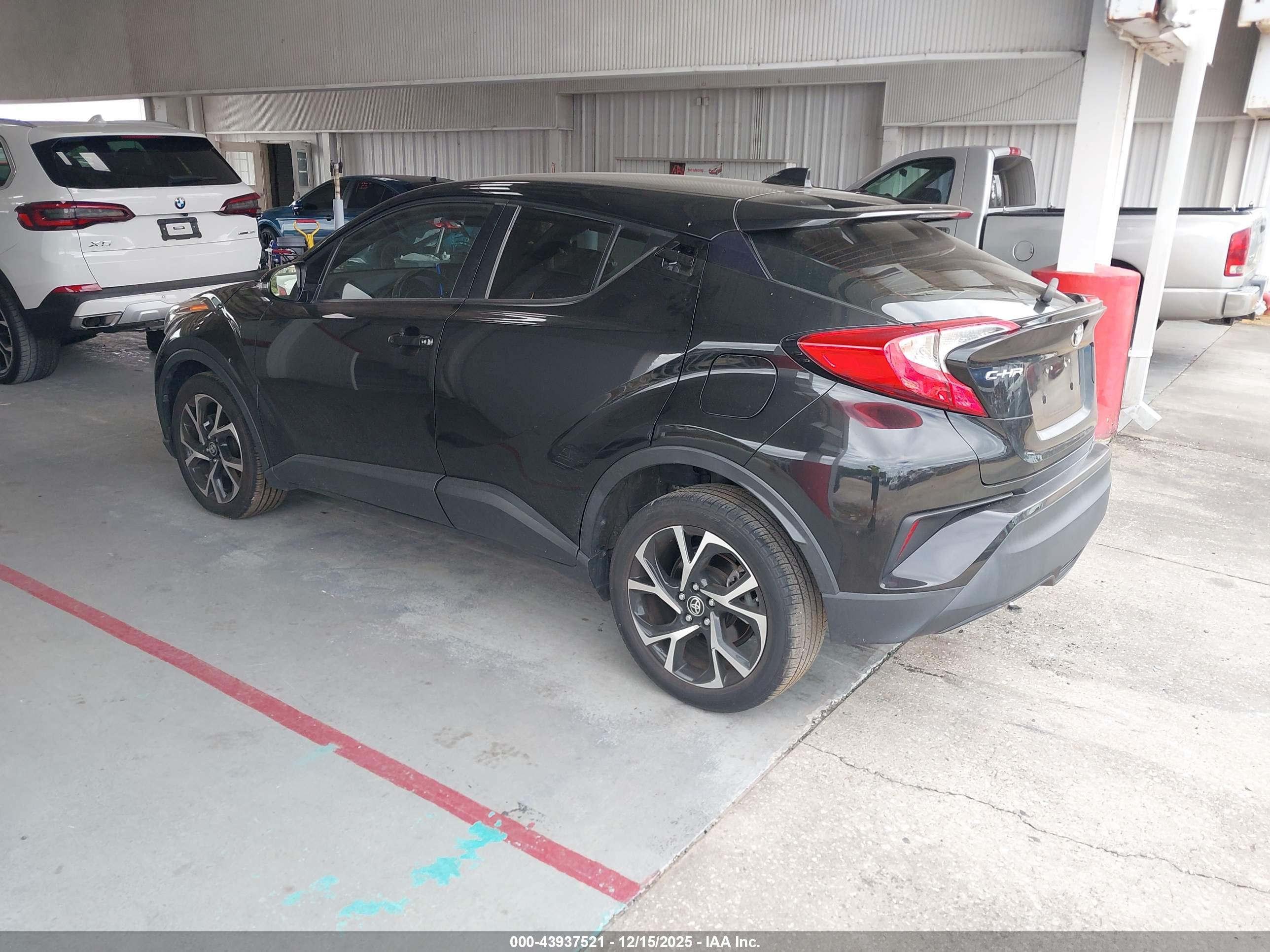 TOYOTA C-HR image 3