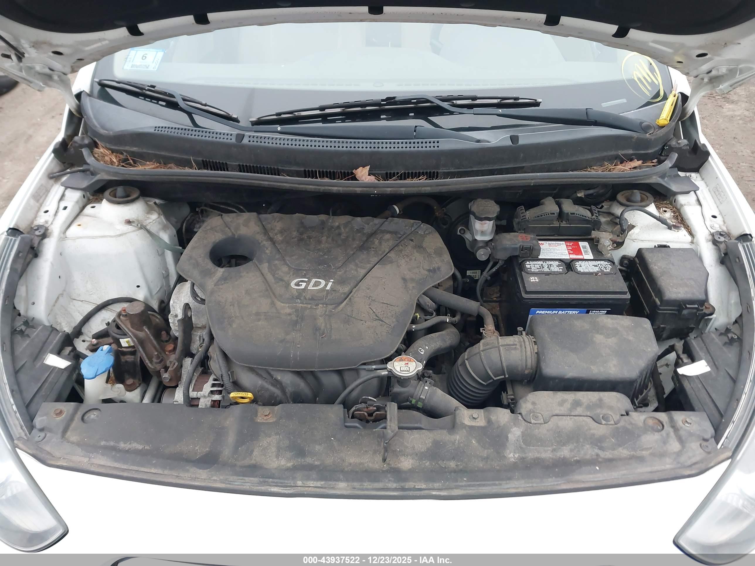 HYUNDAI ACCENT image 10