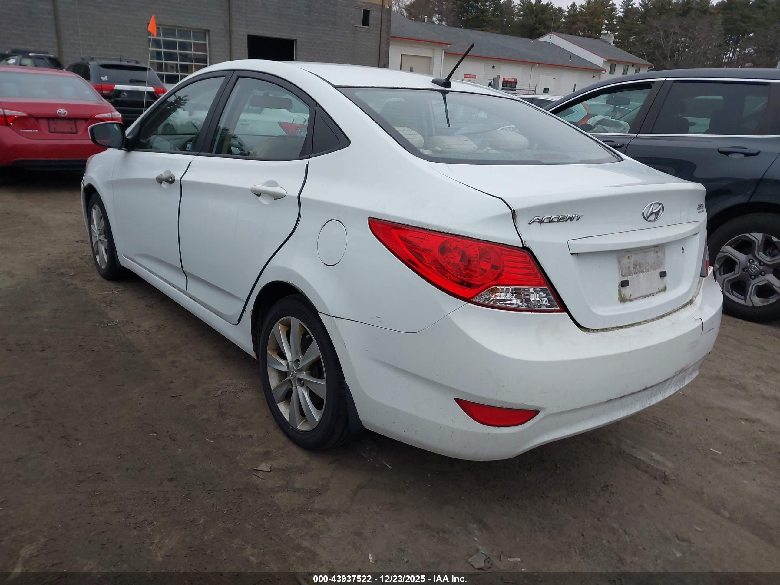 HYUNDAI ACCENT image 3