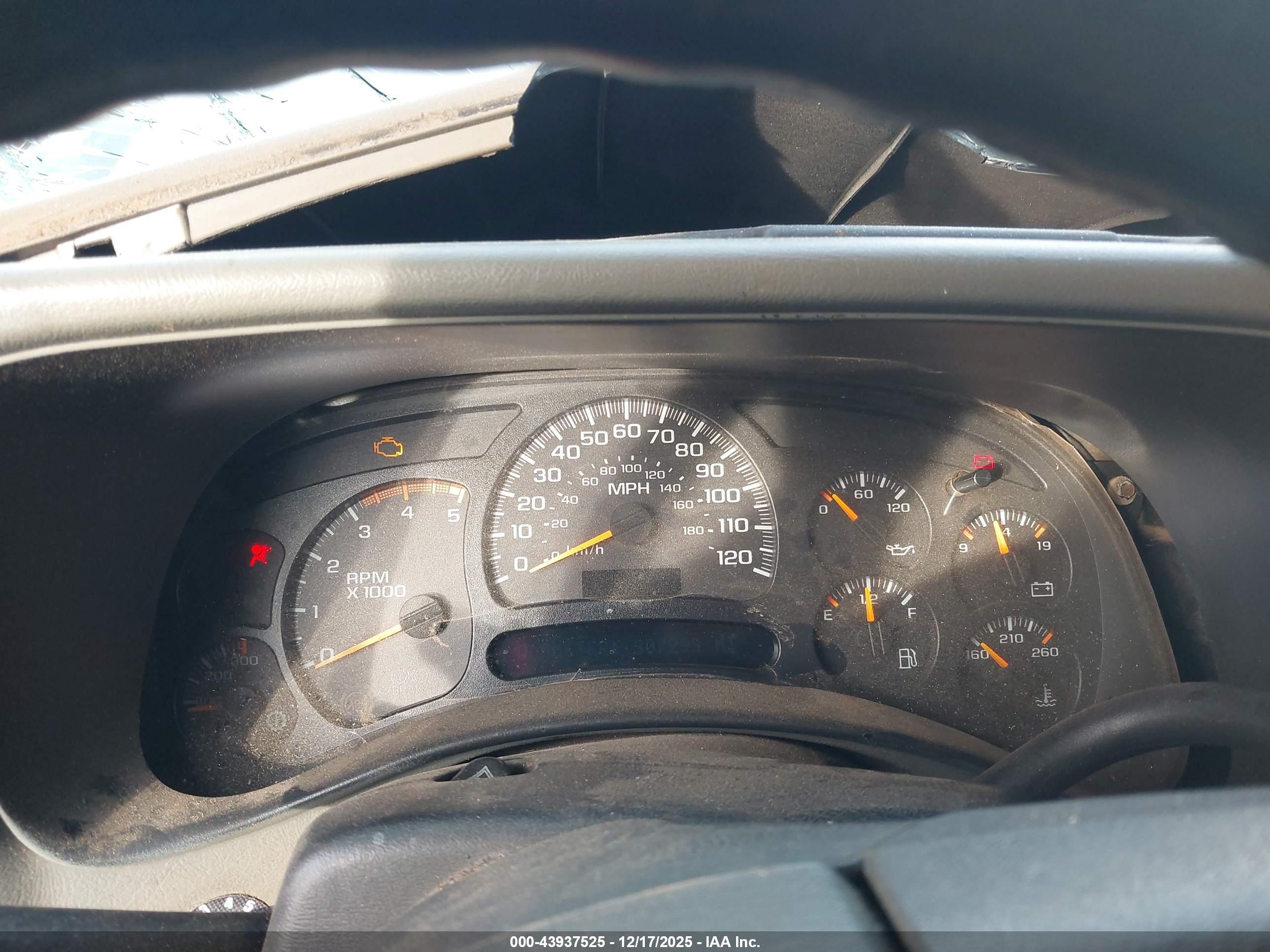 CHEVROLET SILVERADO image 7