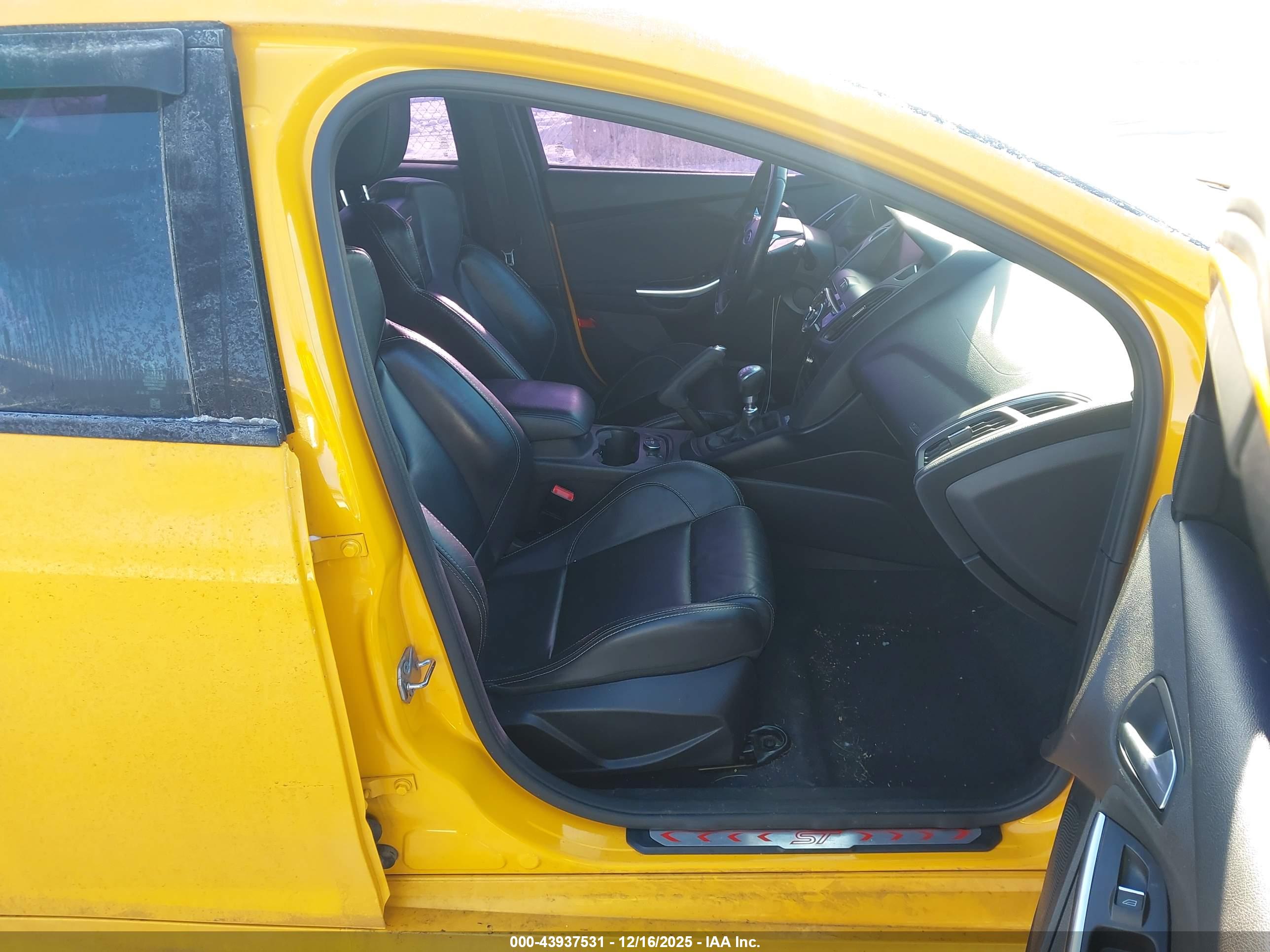 FORD FOCUS image 5