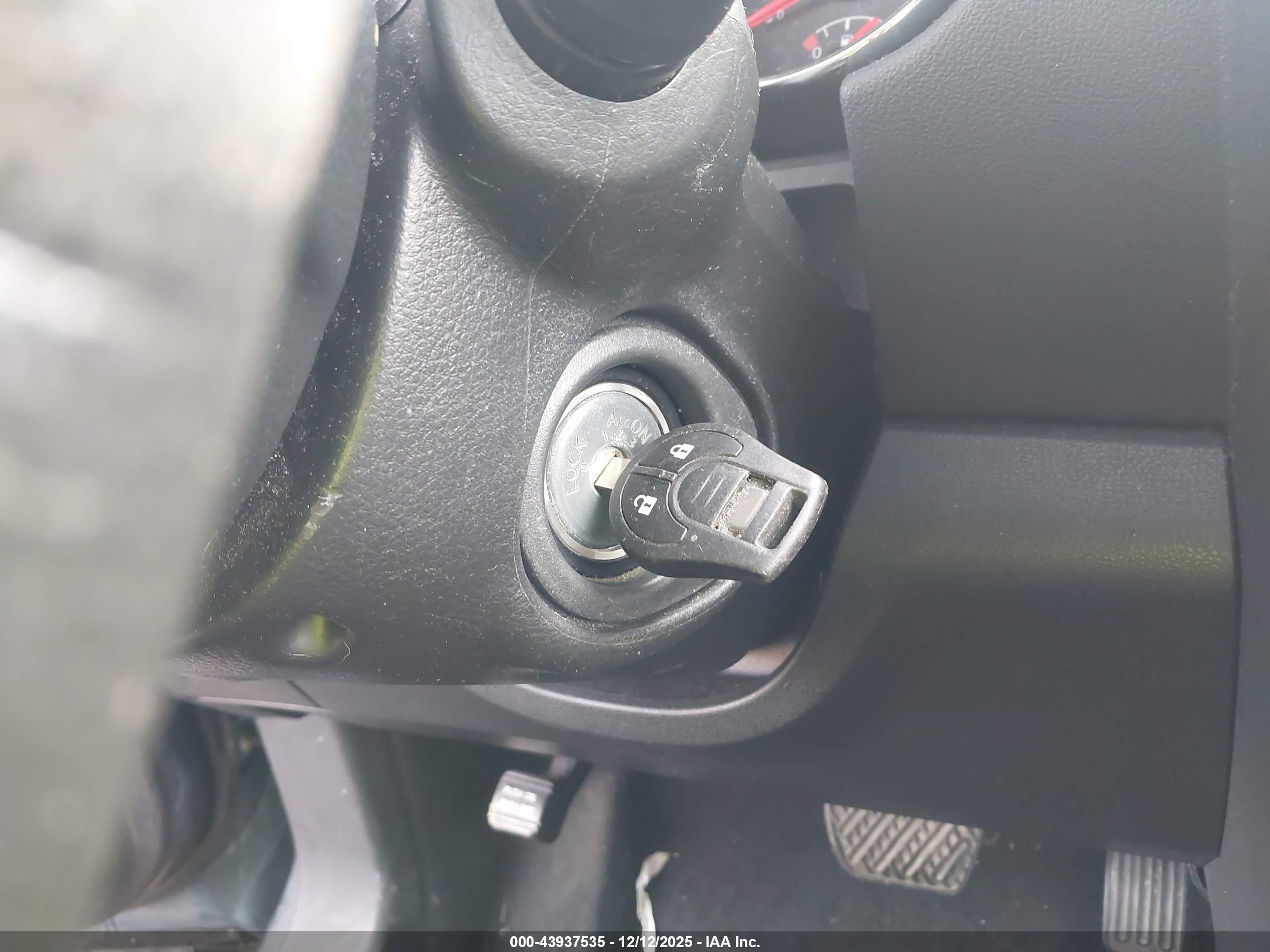 NISSAN ROGUE image 11