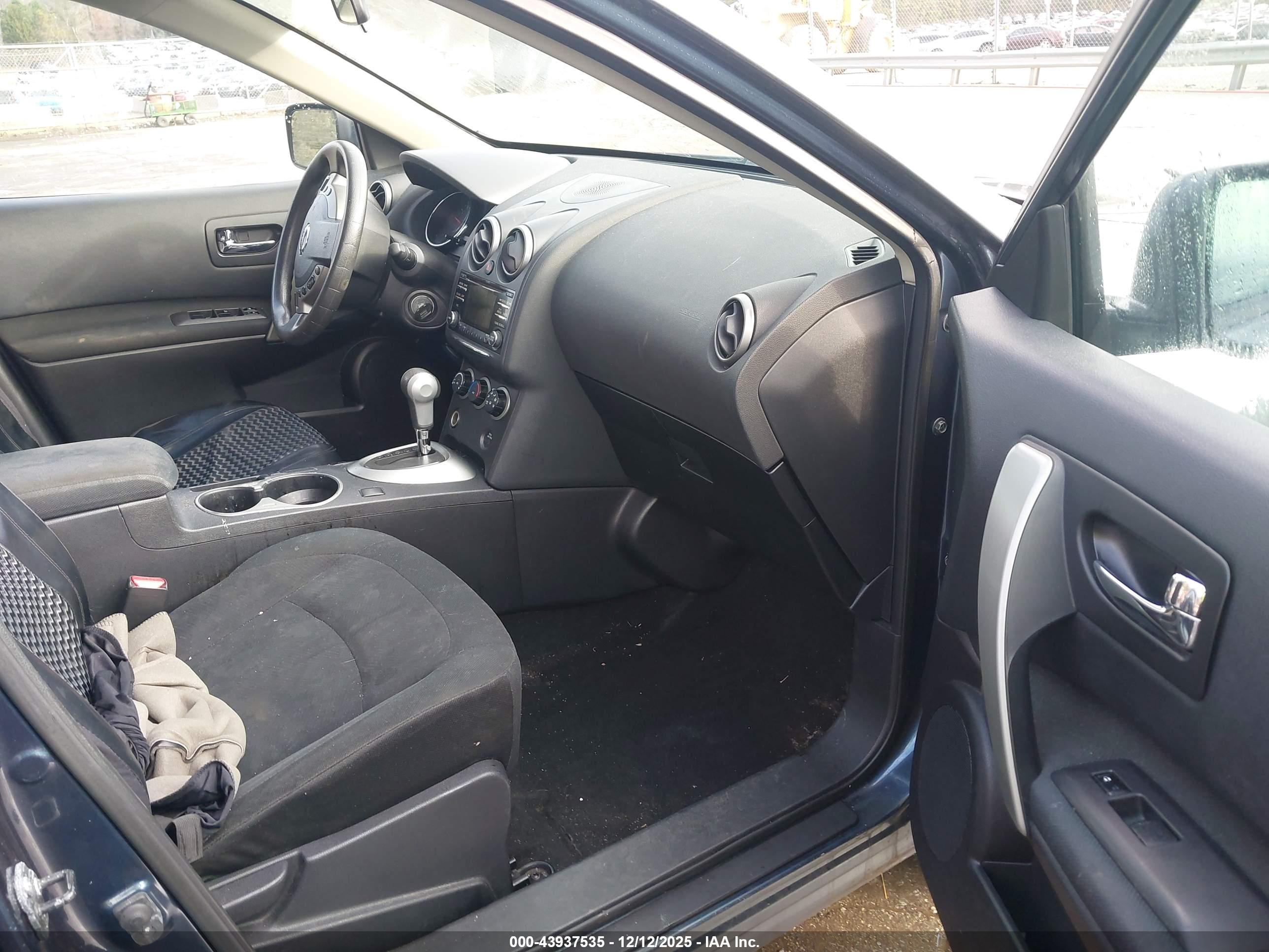 NISSAN ROGUE image 5