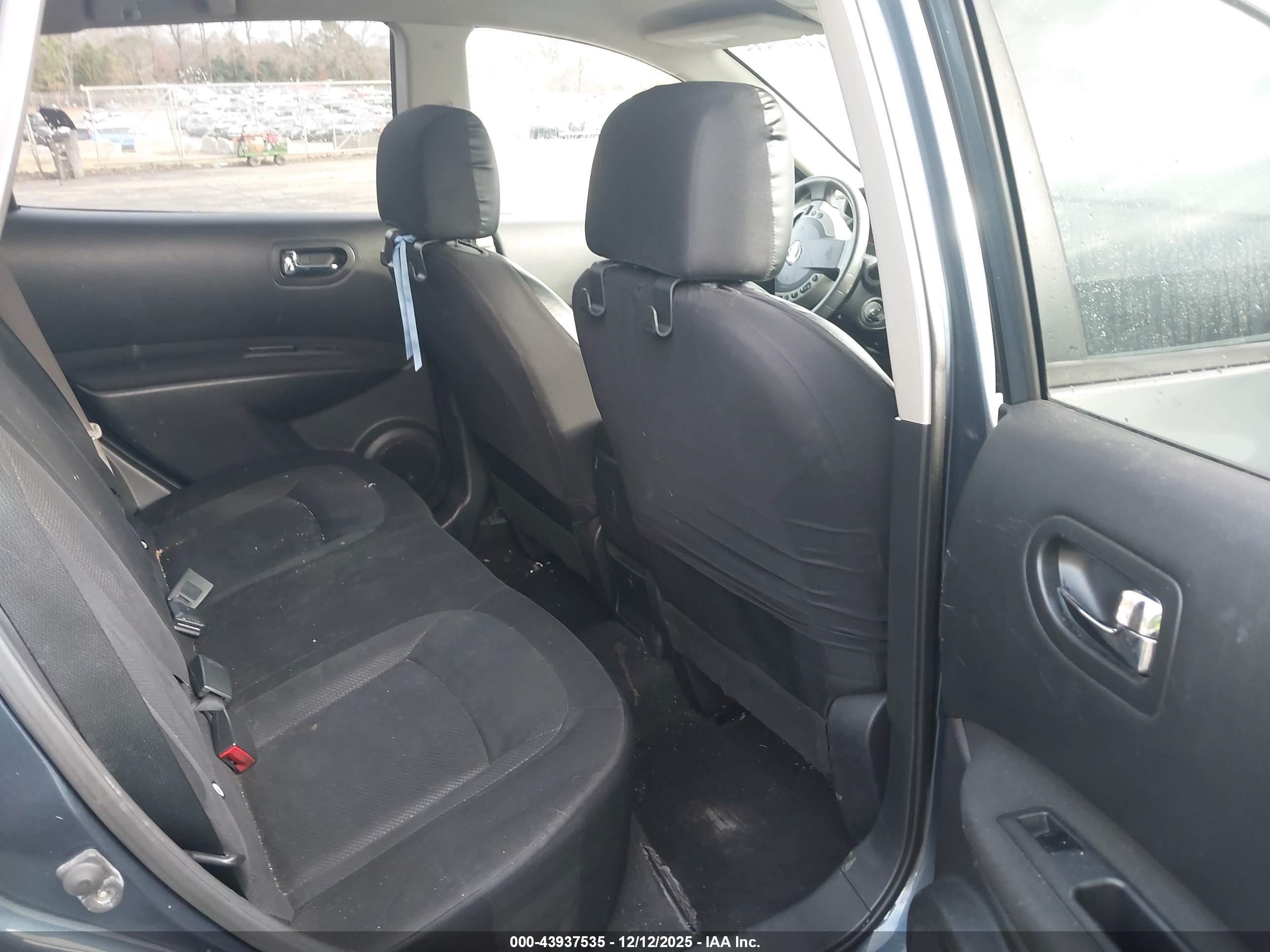 NISSAN ROGUE image 8