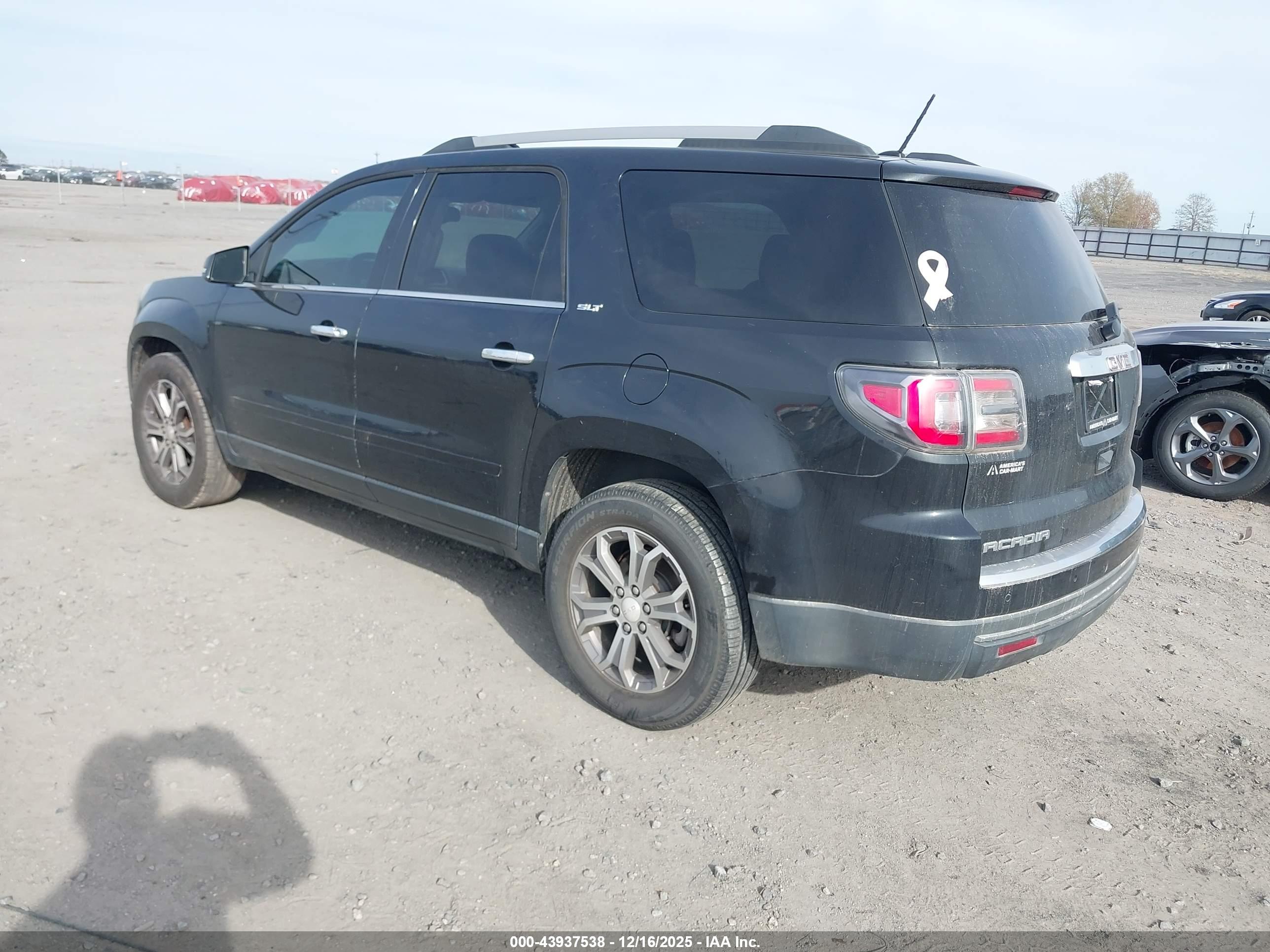 GMC ACADIA image 3