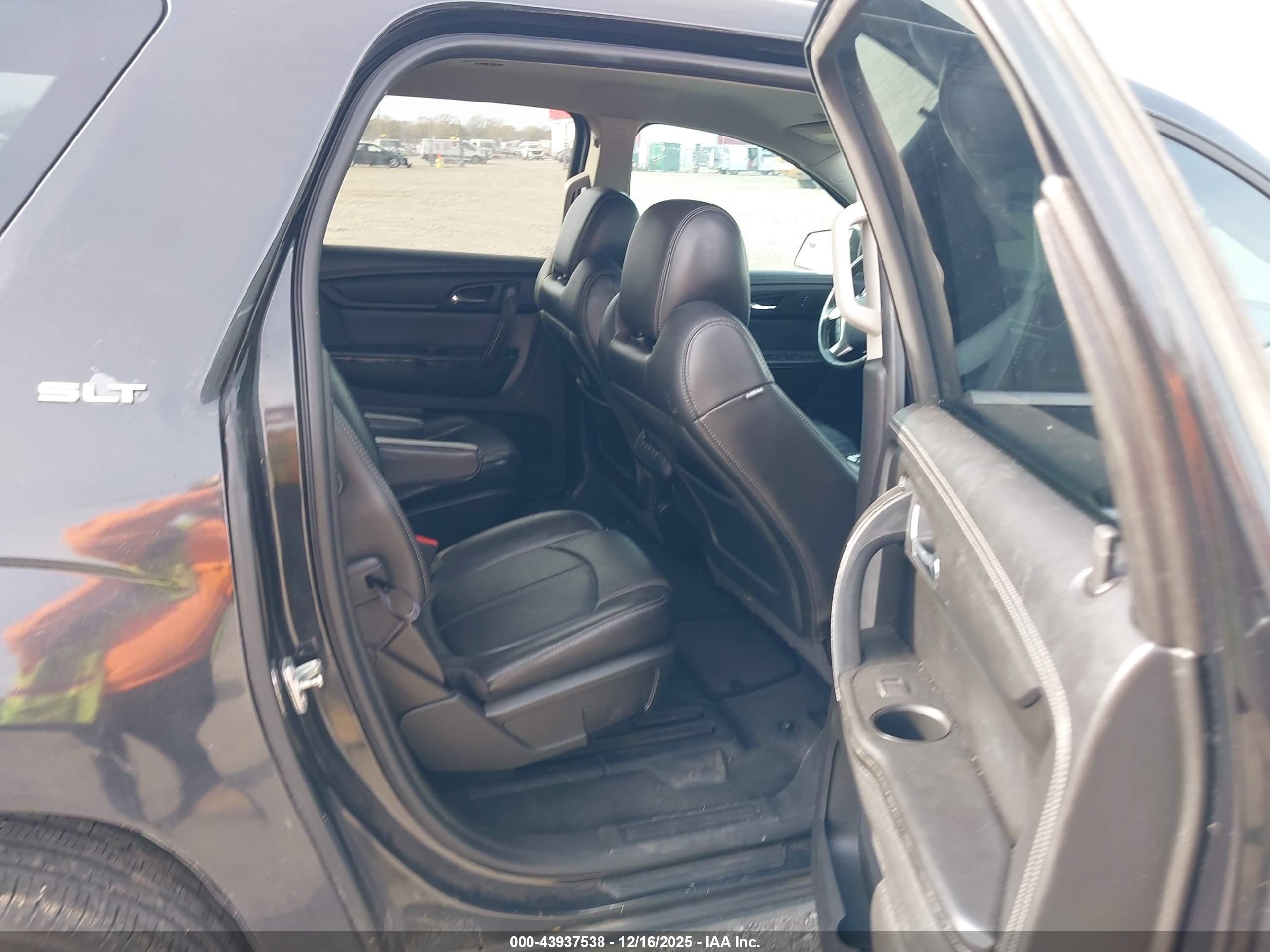 GMC ACADIA image 8