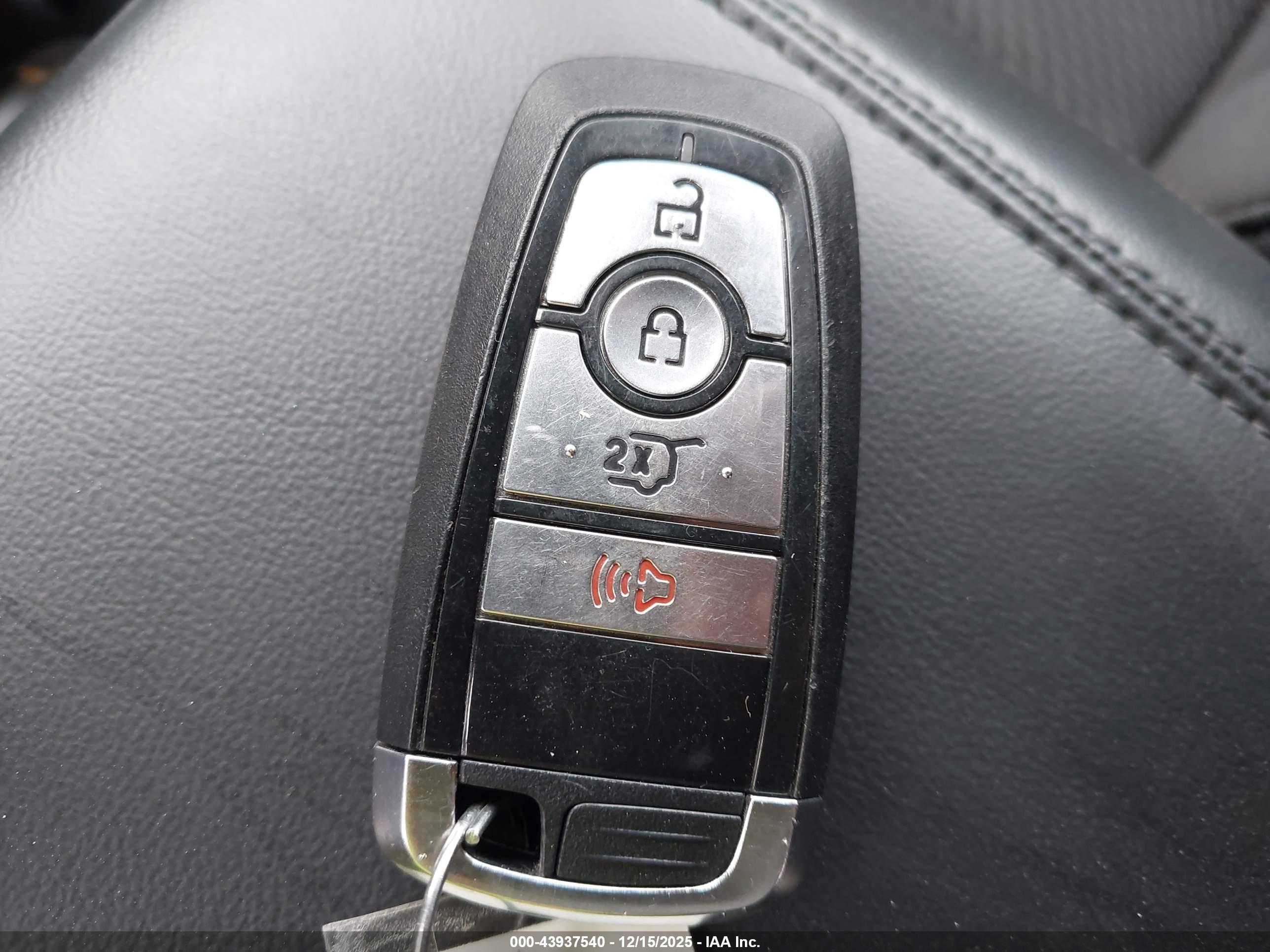 FORD EXPLORER image 11