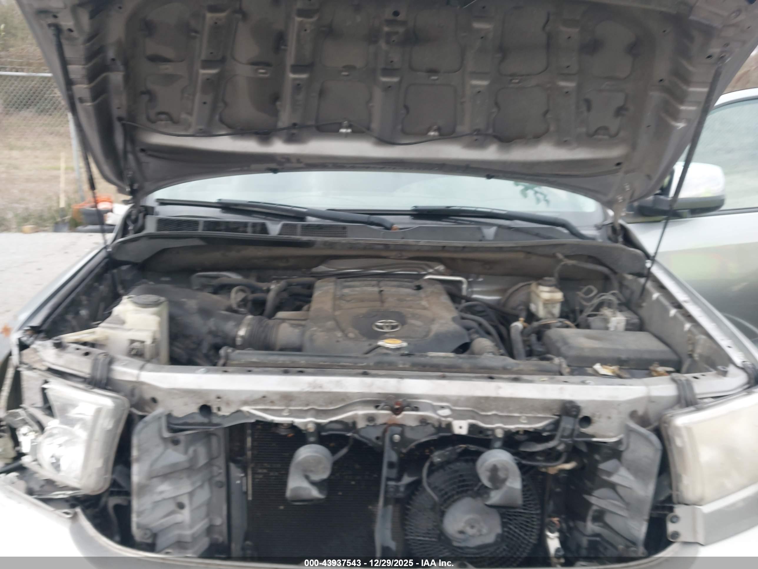 TOYOTA SEQUOIA image 10