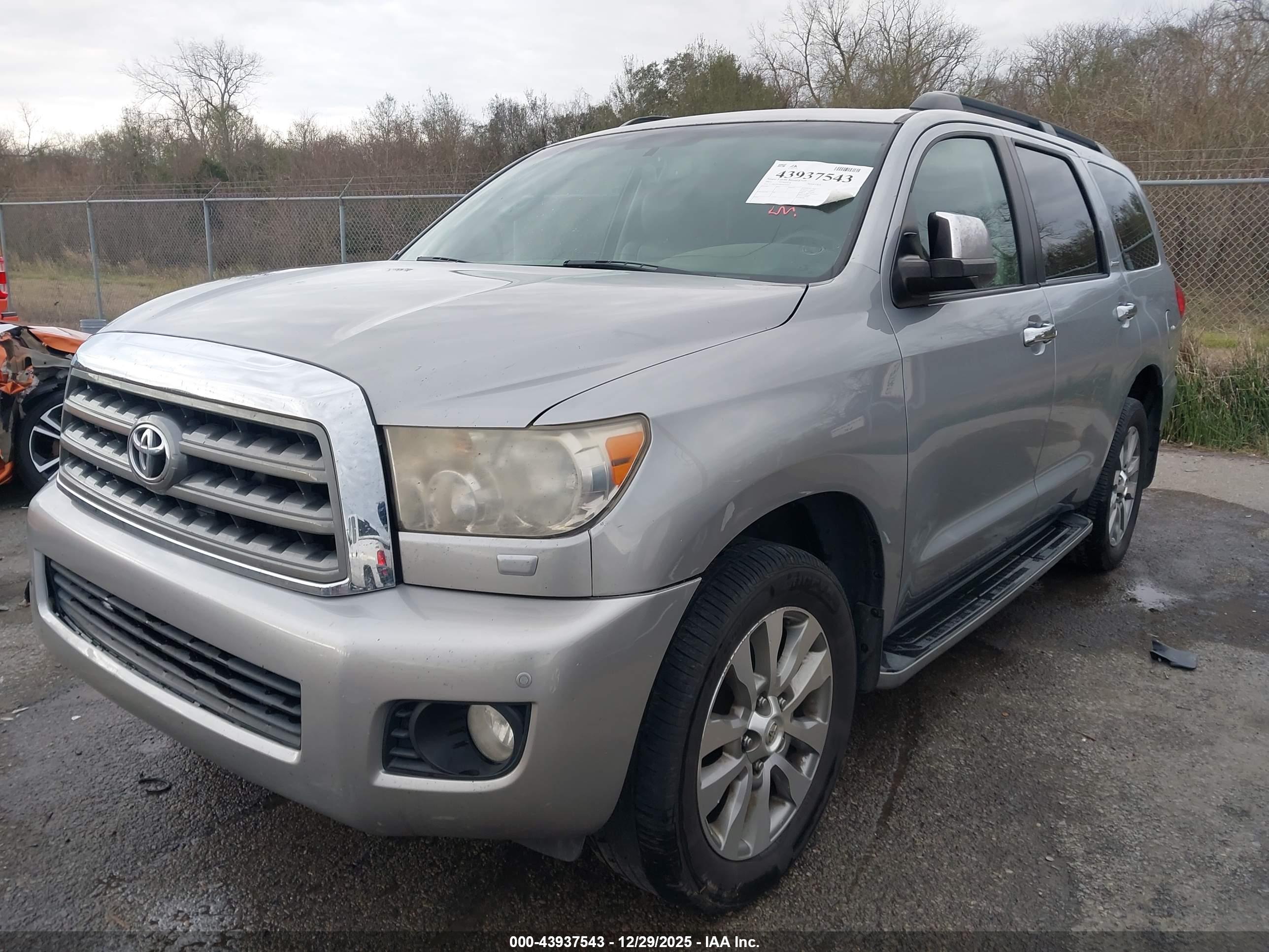 TOYOTA SEQUOIA image 2