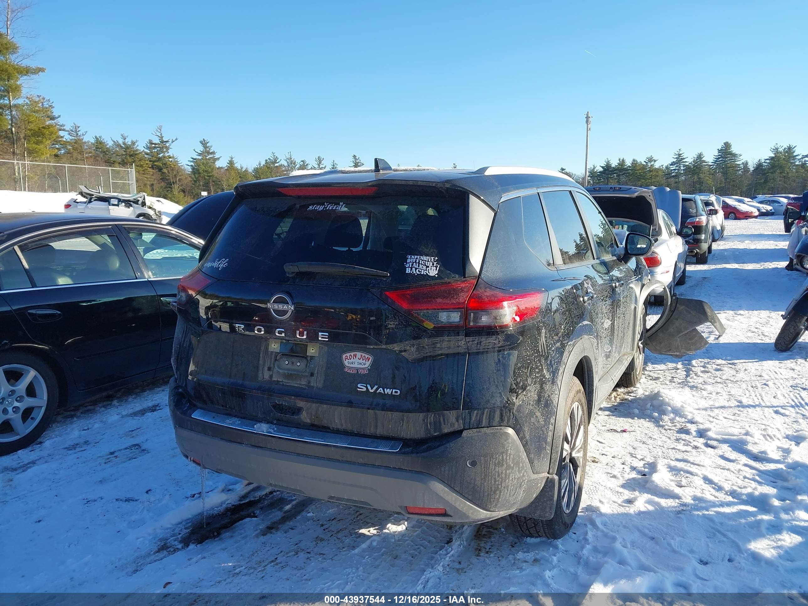 NISSAN ROGUE image 4