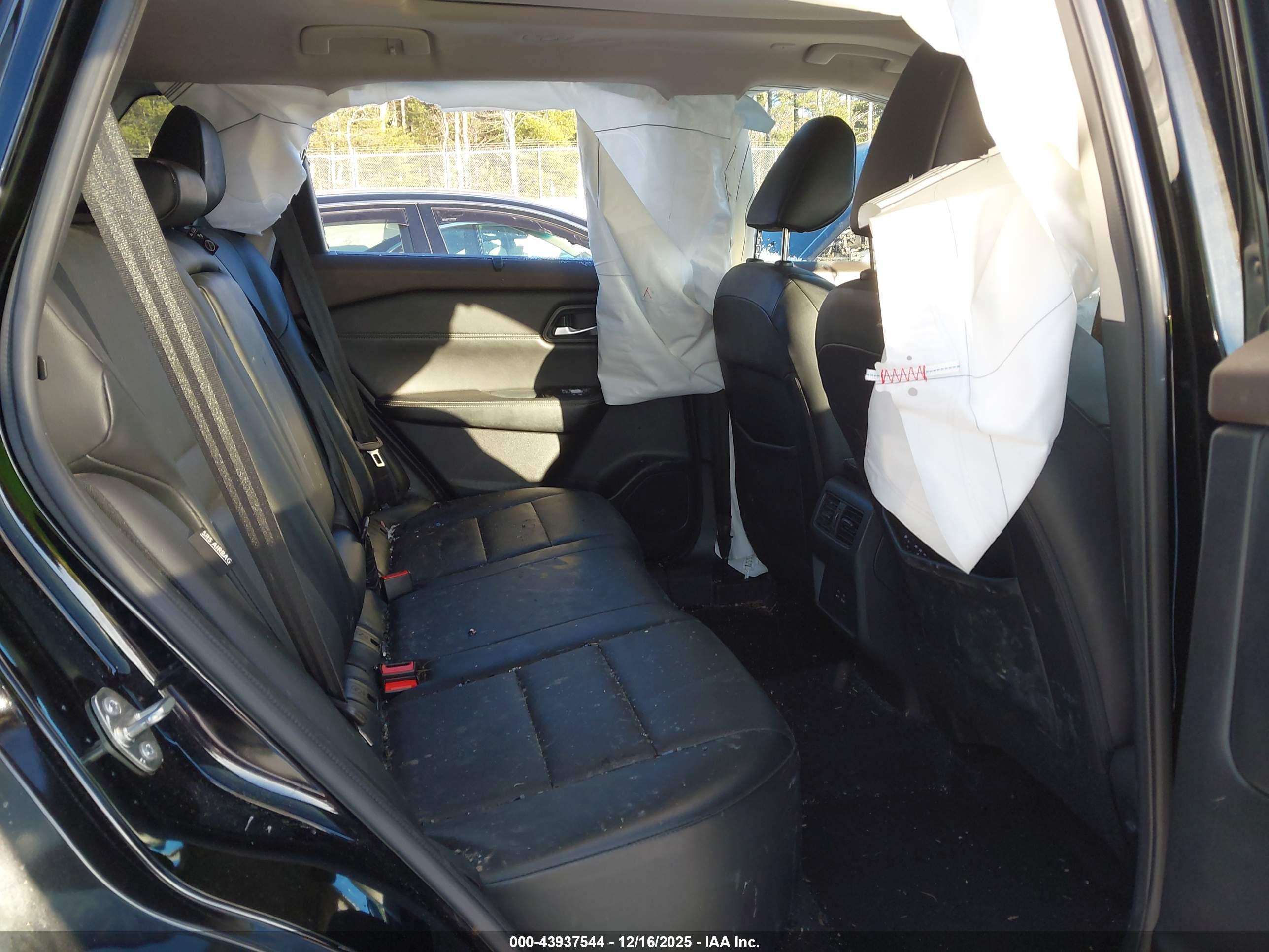 NISSAN ROGUE image 8