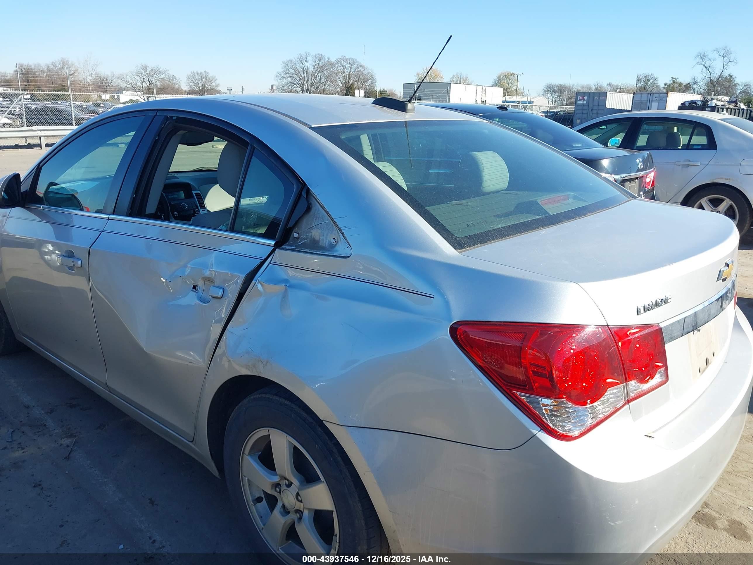 CHEVROLET CRUZE image 6