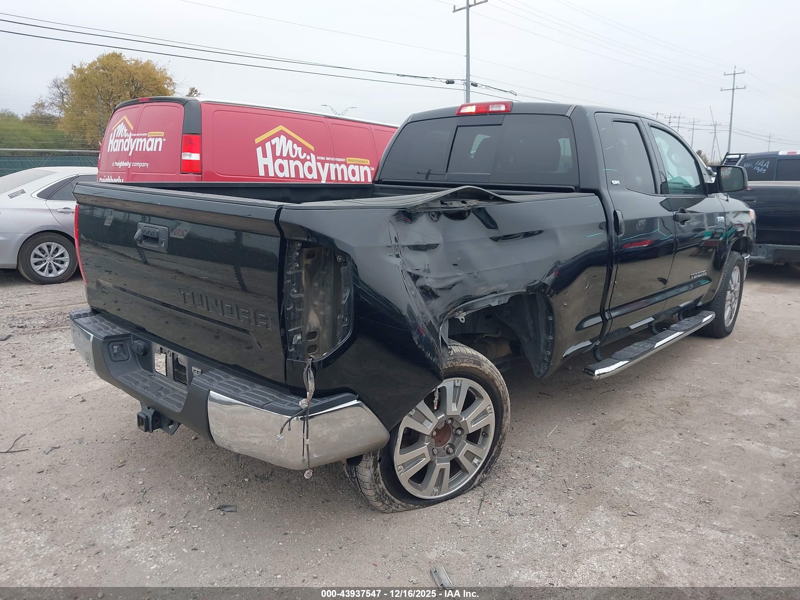 TOYOTA TUNDRA image 4