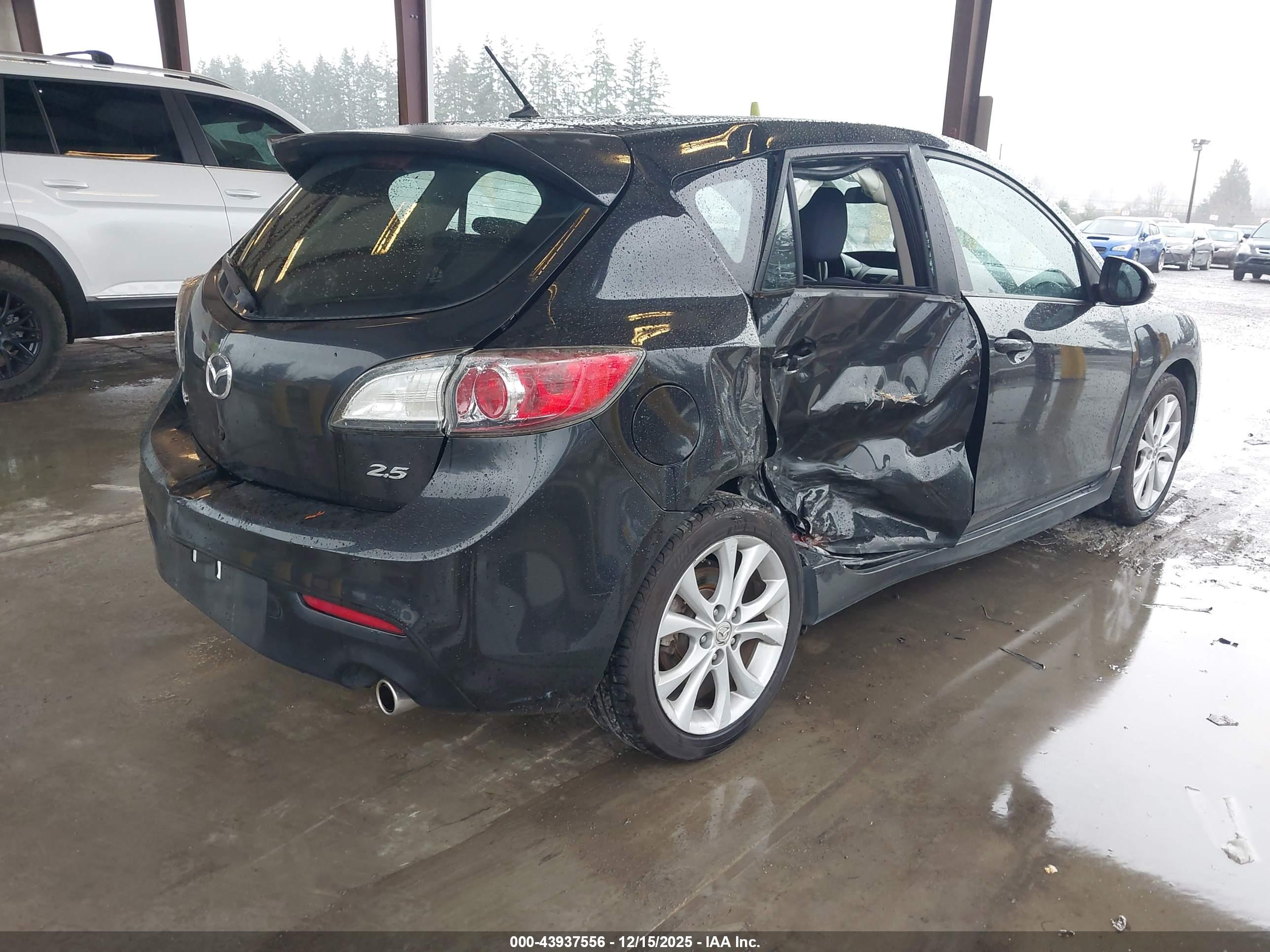 MAZDA MAZDA3 image 4