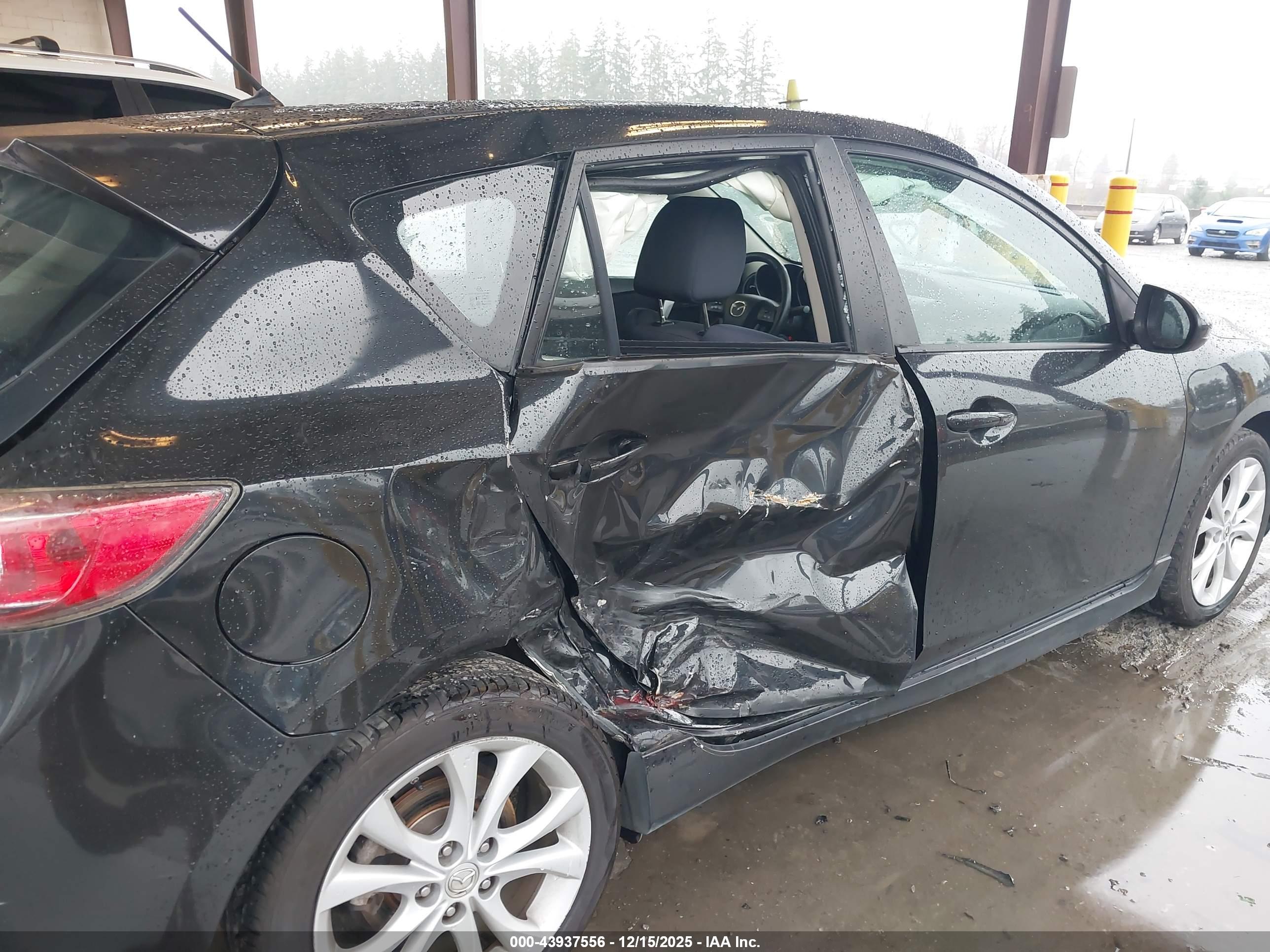 MAZDA MAZDA3 image 6