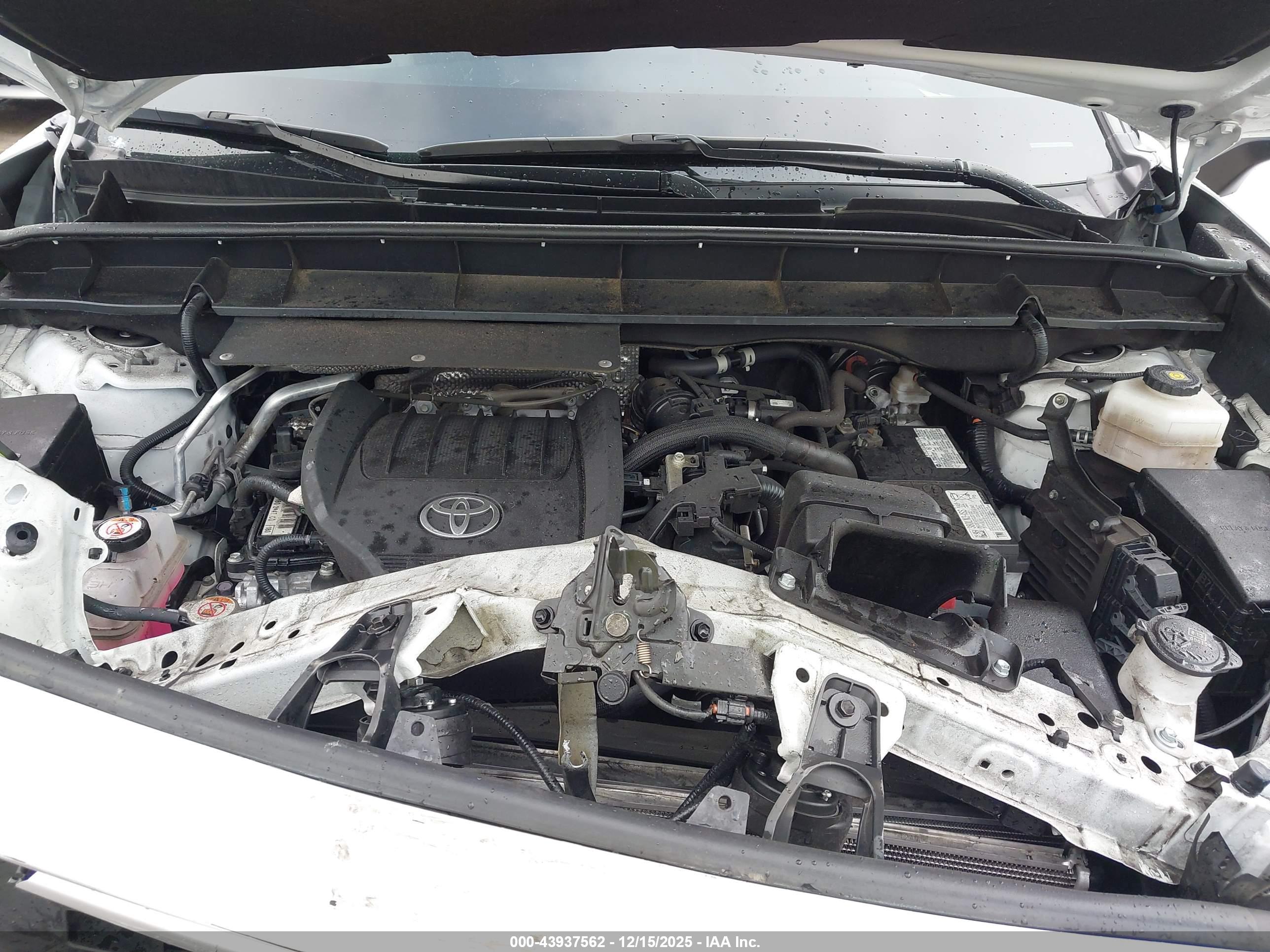 TOYOTA HIGHLANDER image 10