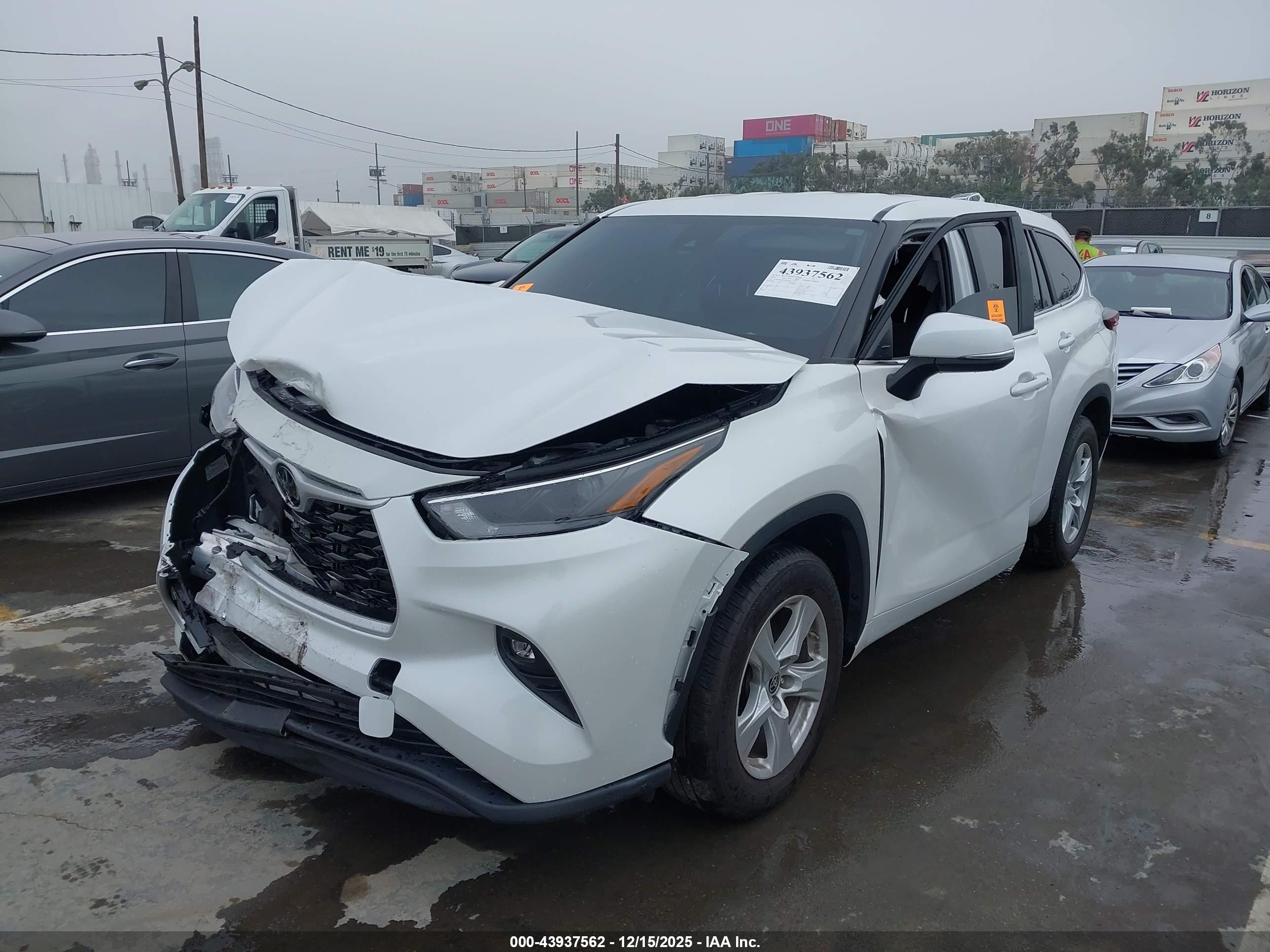 TOYOTA HIGHLANDER image 2