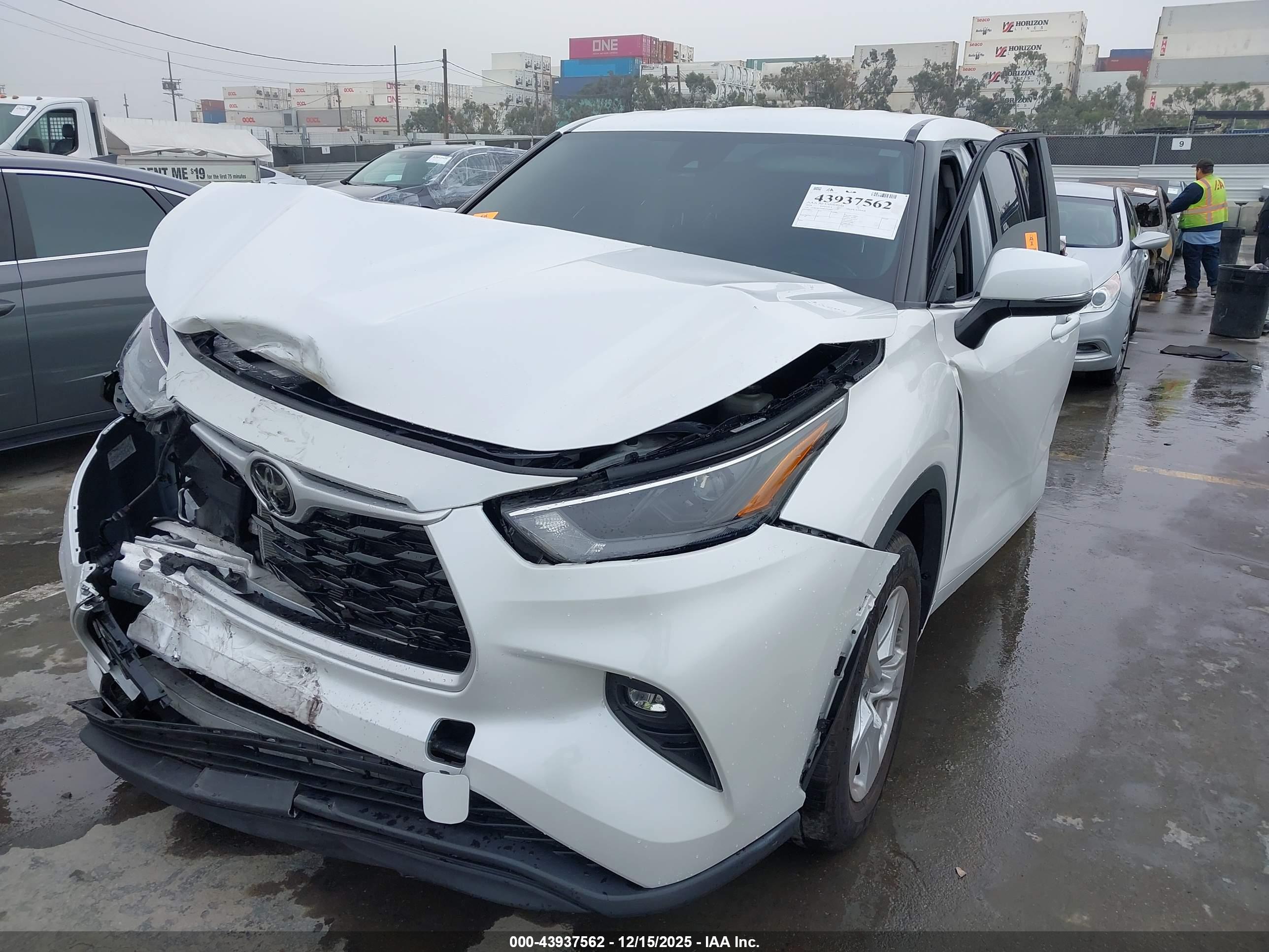 TOYOTA HIGHLANDER image 6