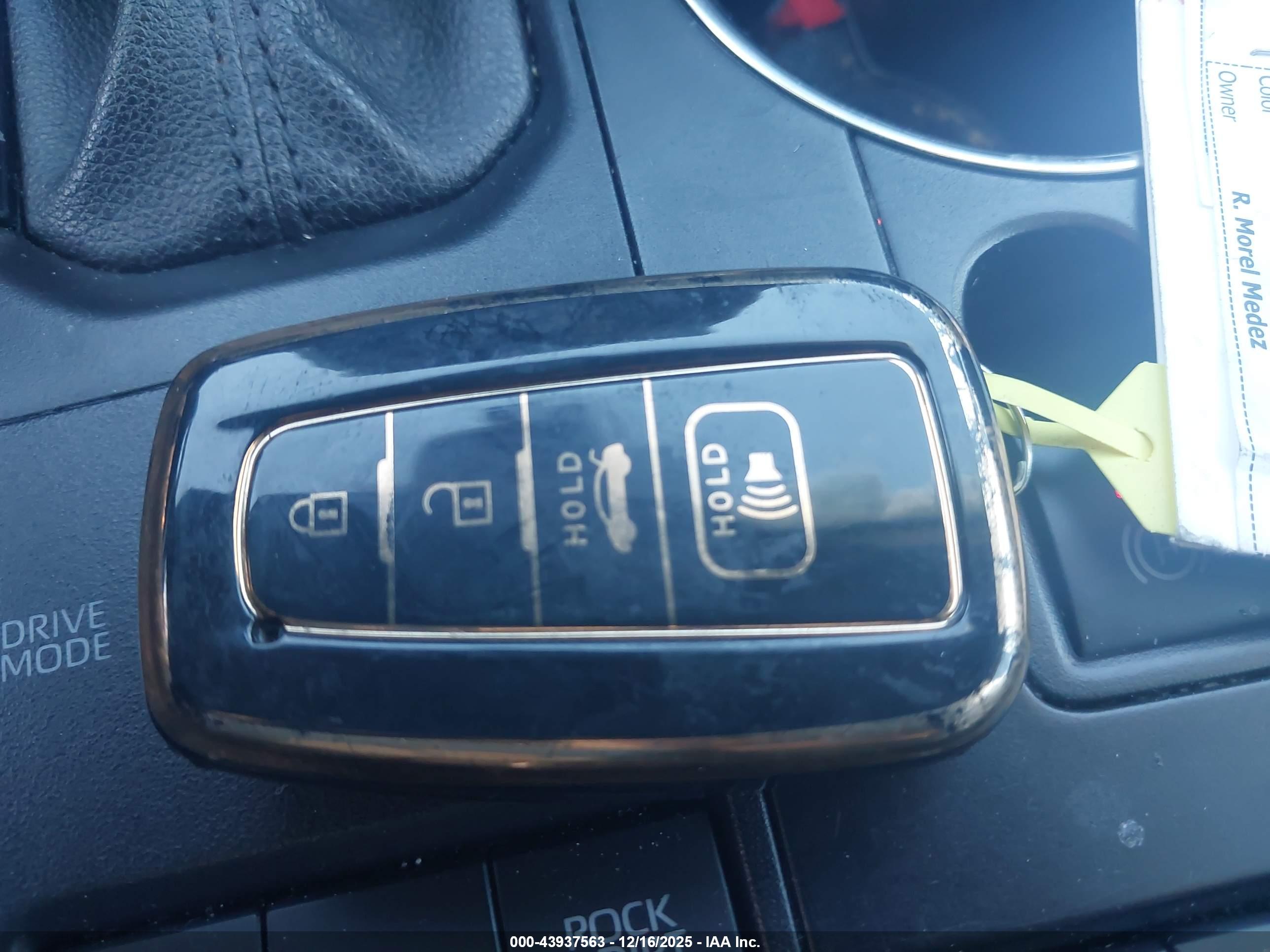 TOYOTA HIGHLANDER image 11