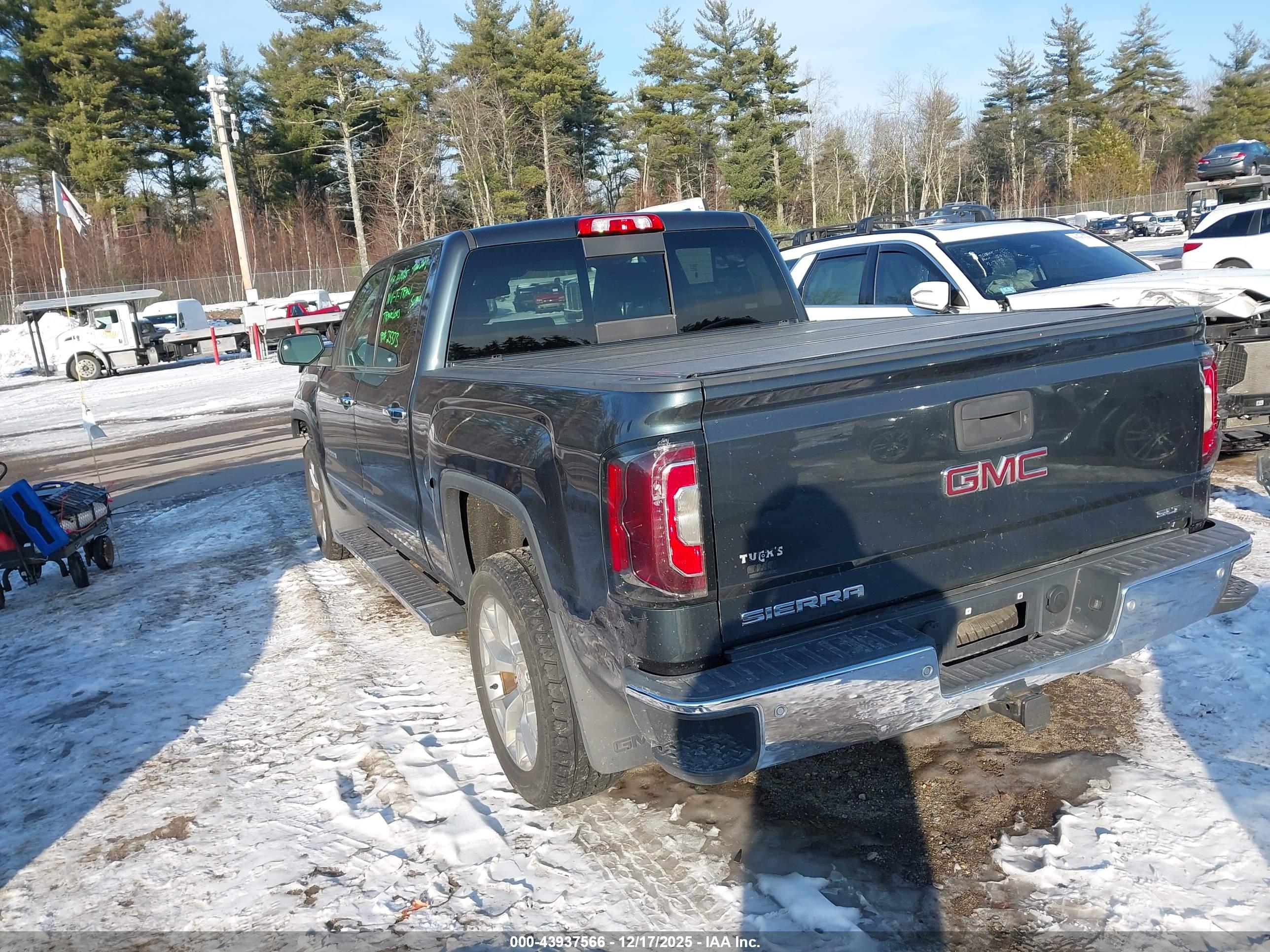 GMC SIERRA image 3