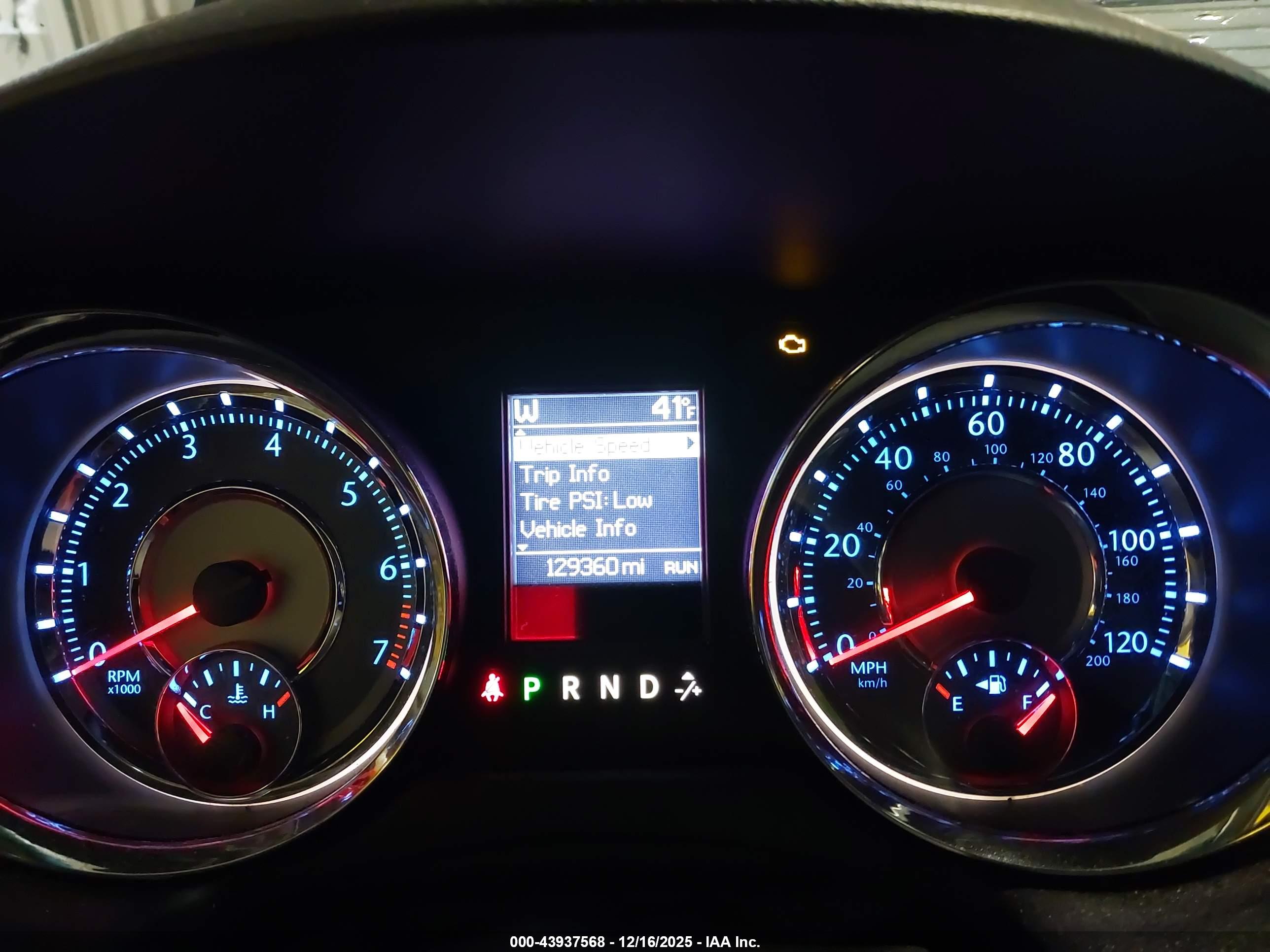 CHRYSLER TOWN image 7