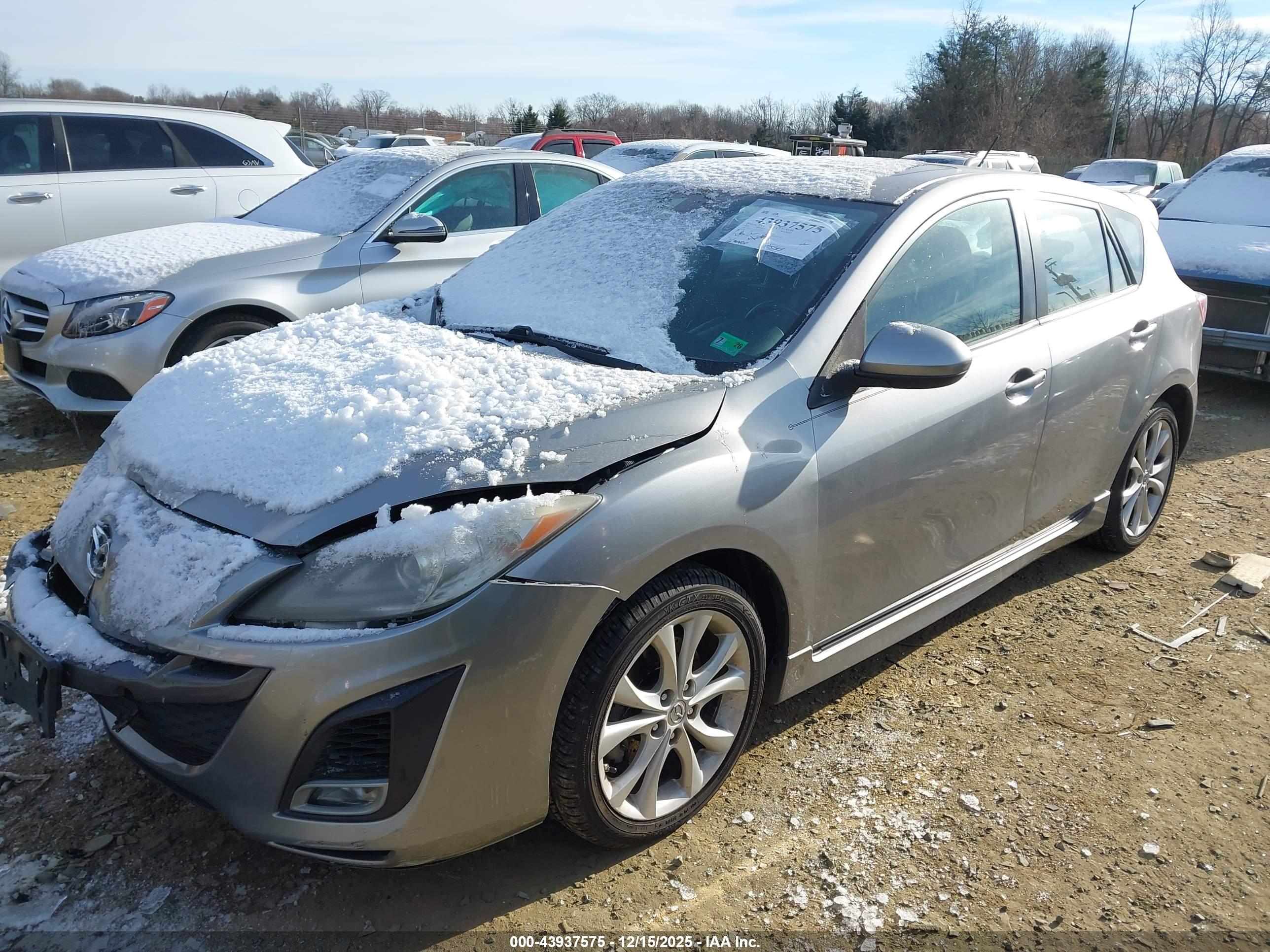 MAZDA MAZDA3 image 2